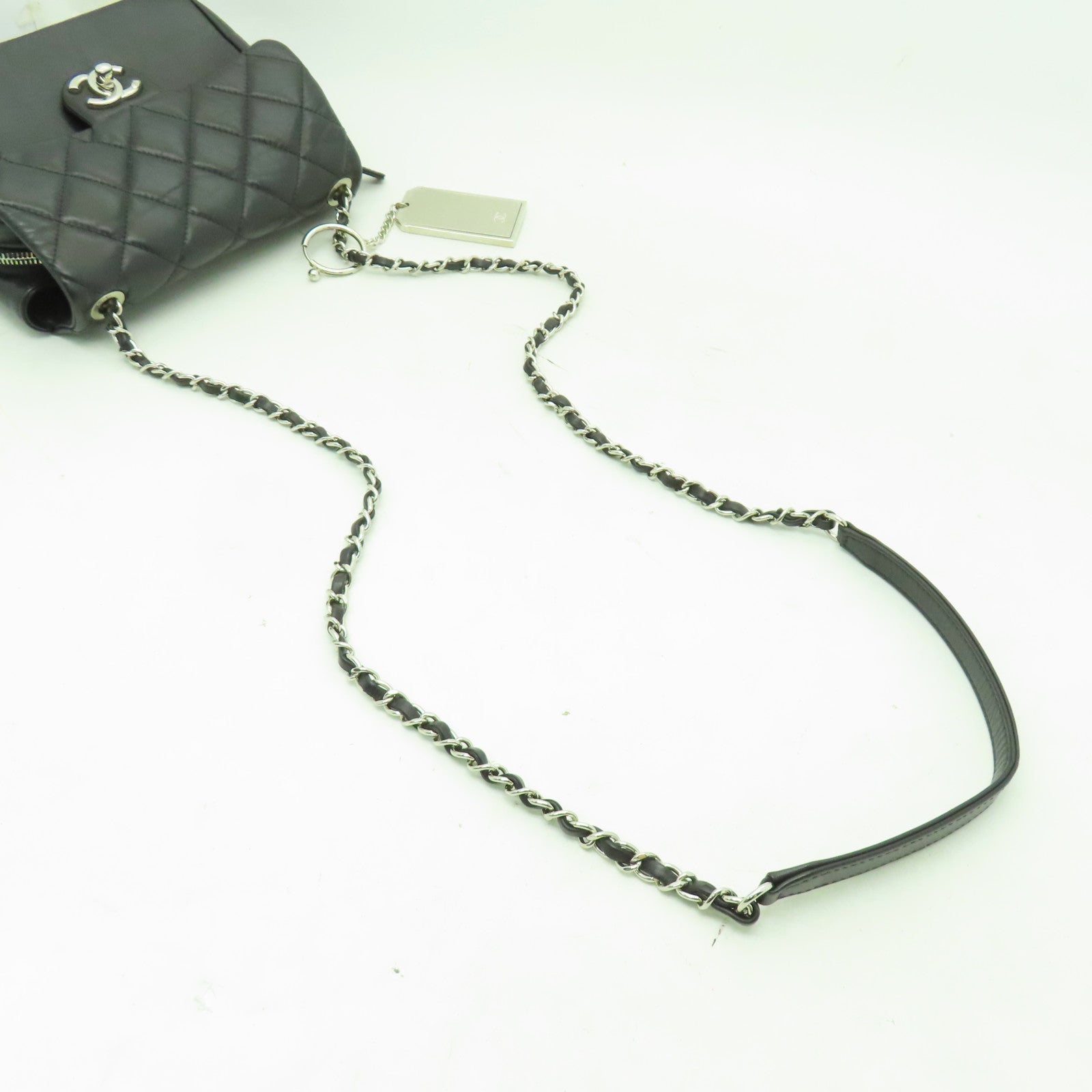 CHANEL 菱格牛皮皮革Chain Shoulder銀扣鏈帶肩背袋黑色