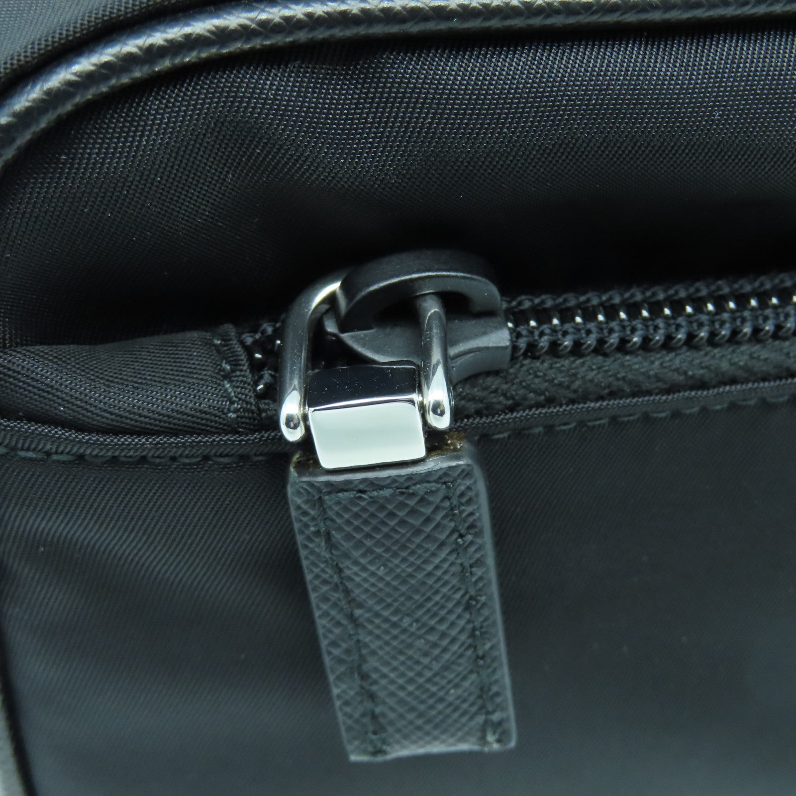 PRADA 尼龍Handbag銀扣手挽袋黑色
