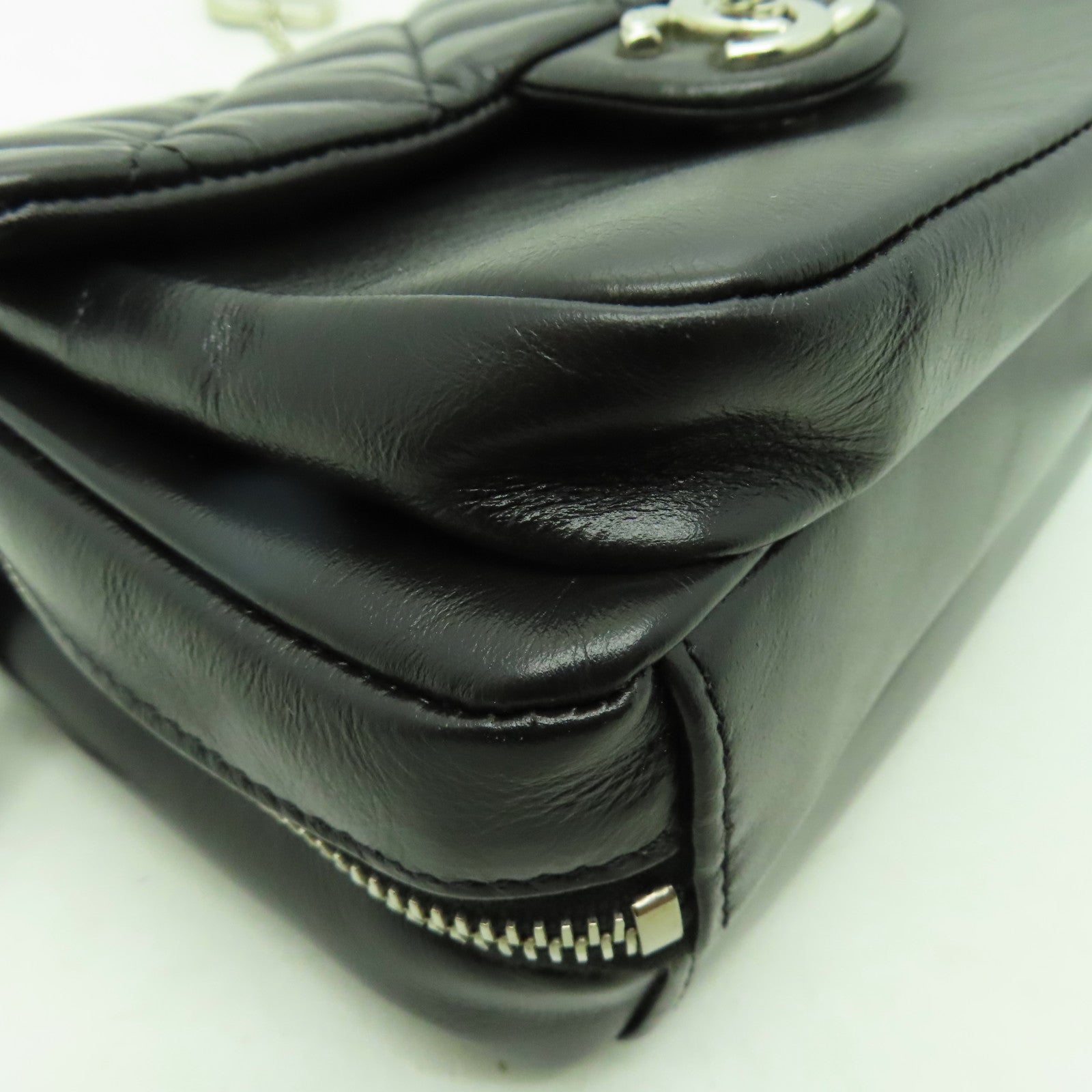 CHANEL 菱格牛皮皮革Chain Shoulder銀扣鏈帶肩背袋黑色