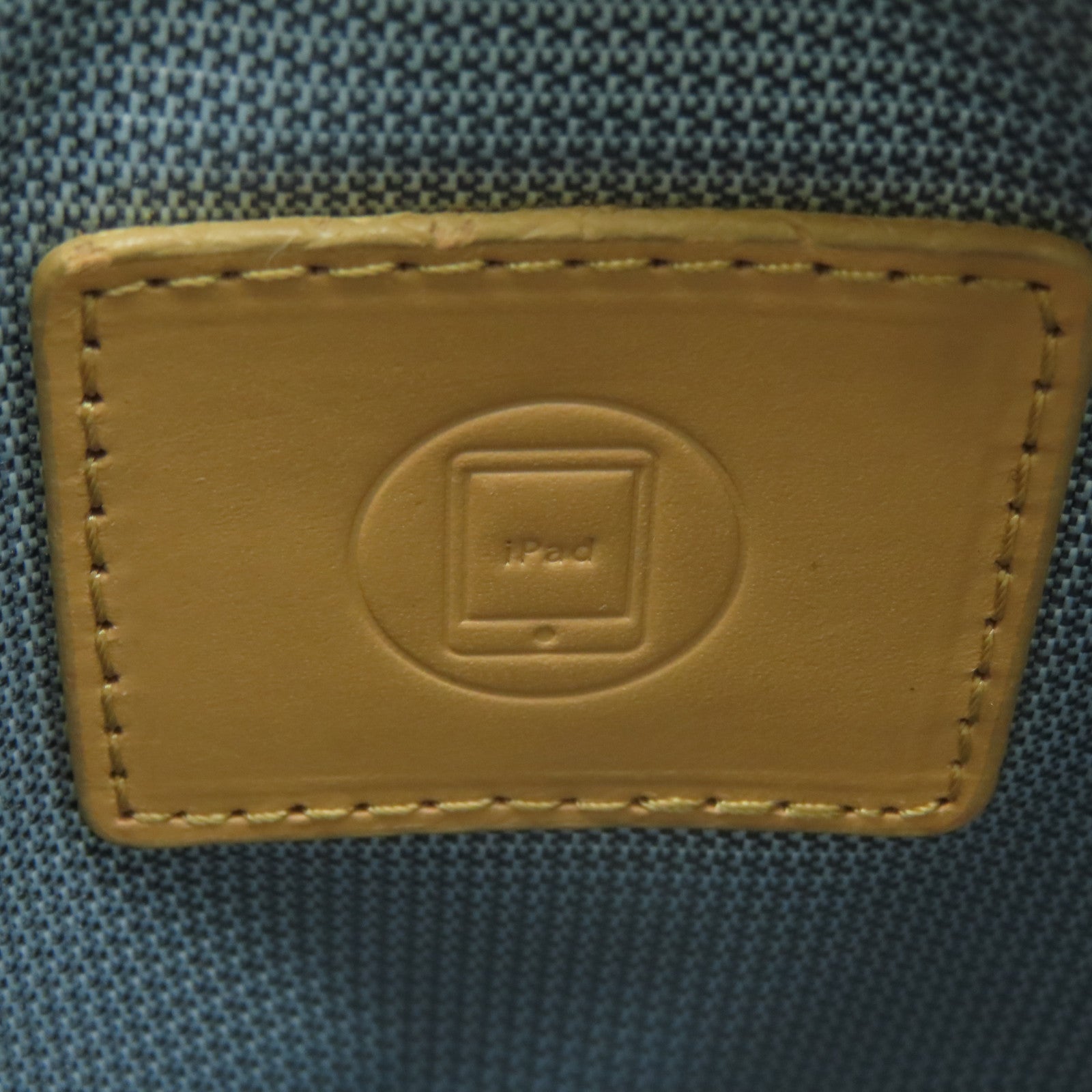 MCM 牛皮皮革Shoulder Bag銀扣肩背袋黑色