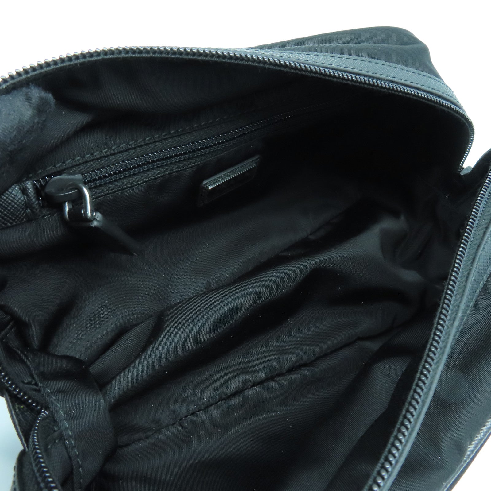 PRADA 尼龍Handbag銀扣手挽袋黑色