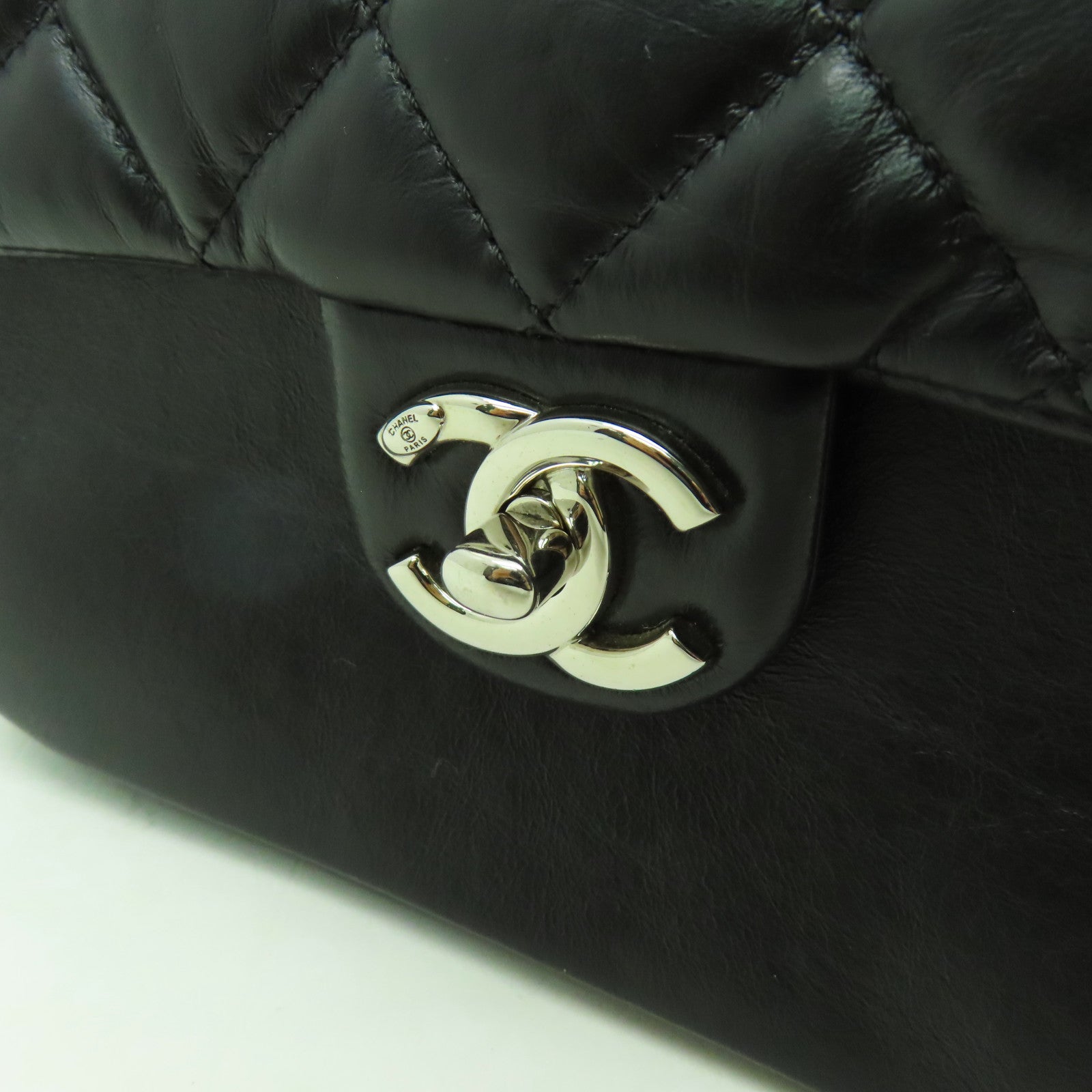 CHANEL 菱格牛皮皮革Chain Shoulder銀扣鏈帶肩背袋黑色