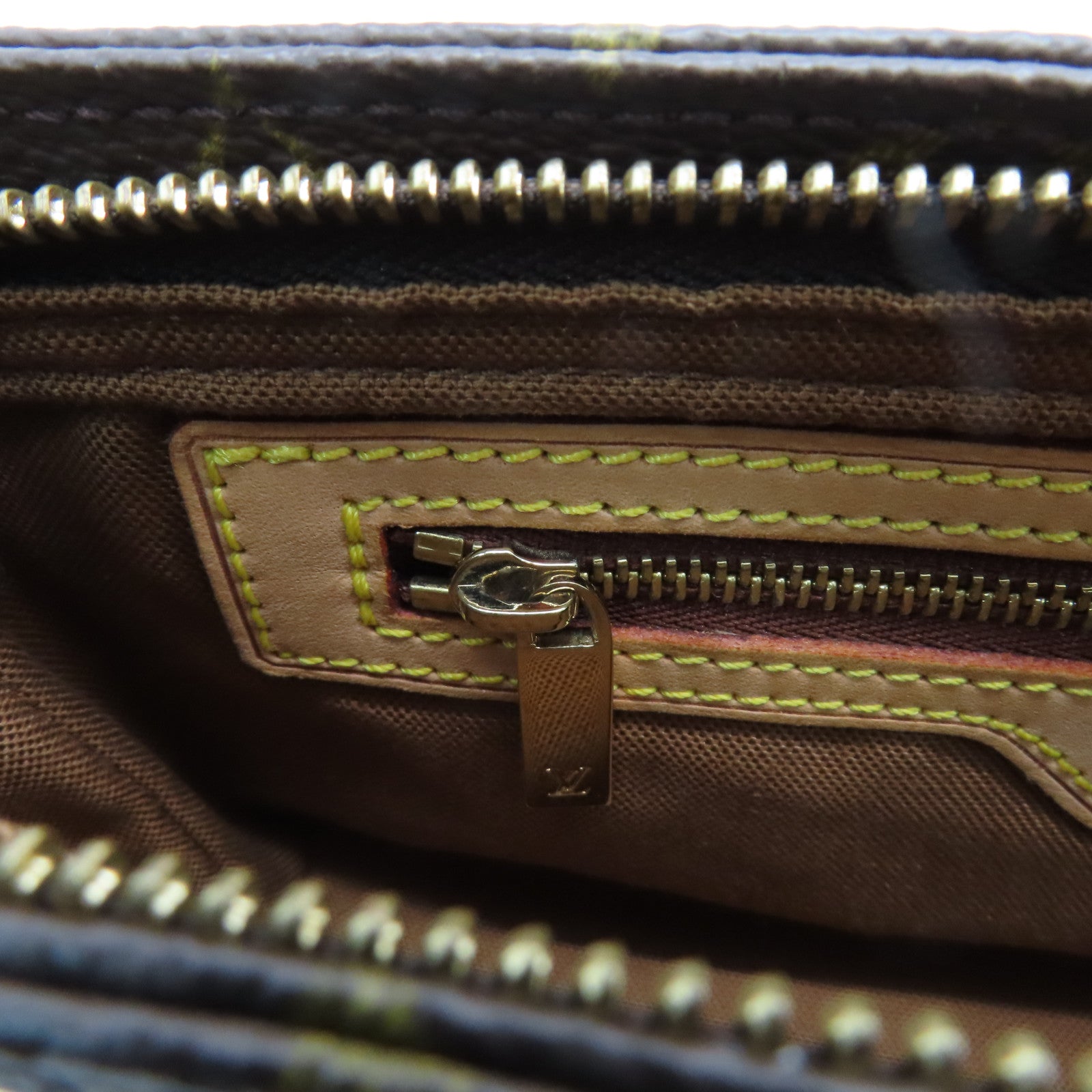 LOUIS VUITTON Monogram Trotteur Gold Buckle Shoulder Bag Brown