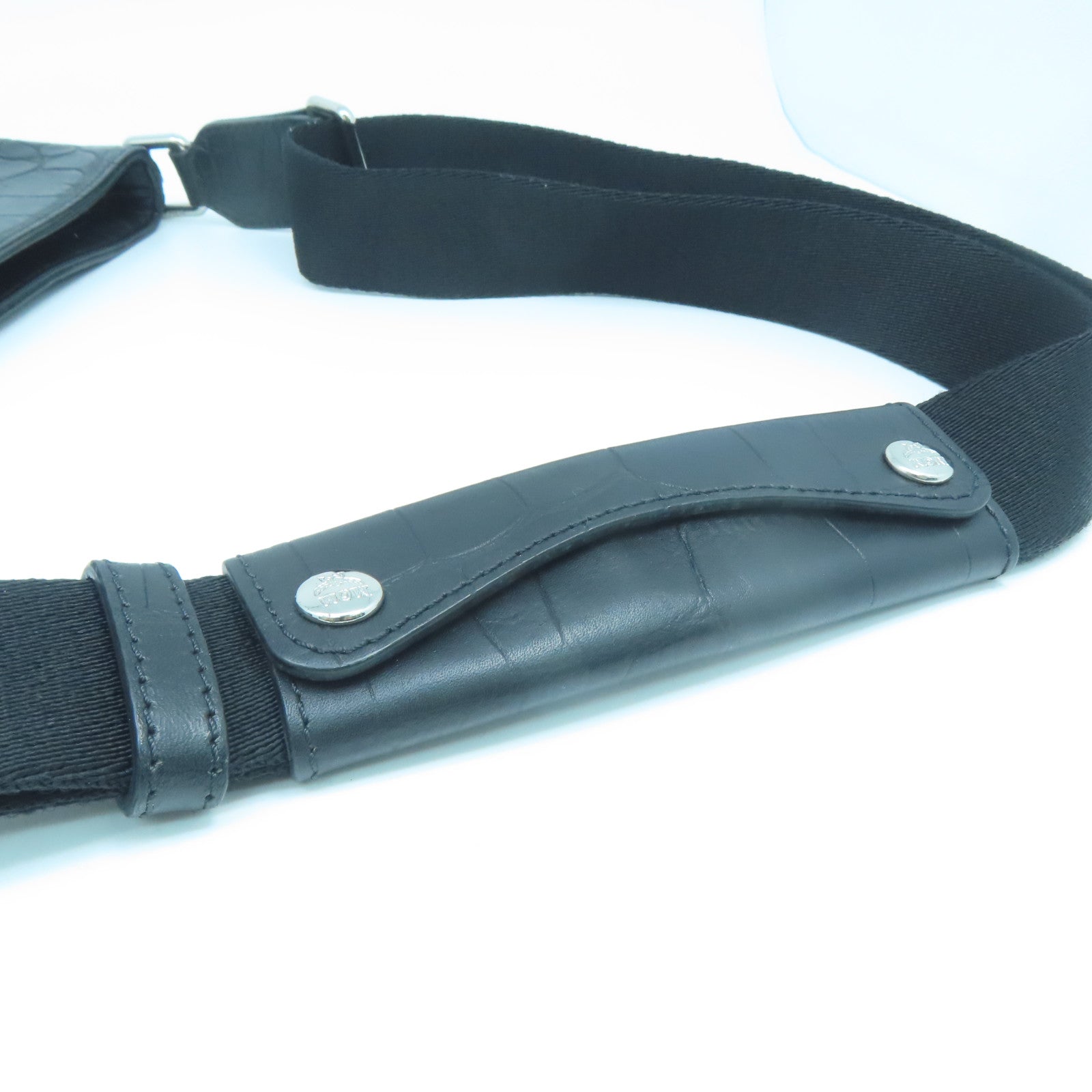MCM 牛皮皮革Shoulder Bag銀扣肩背袋黑色