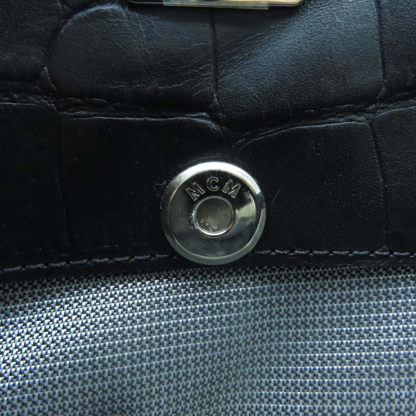 MCM 牛皮皮革Shoulder Bag銀扣肩背袋黑色