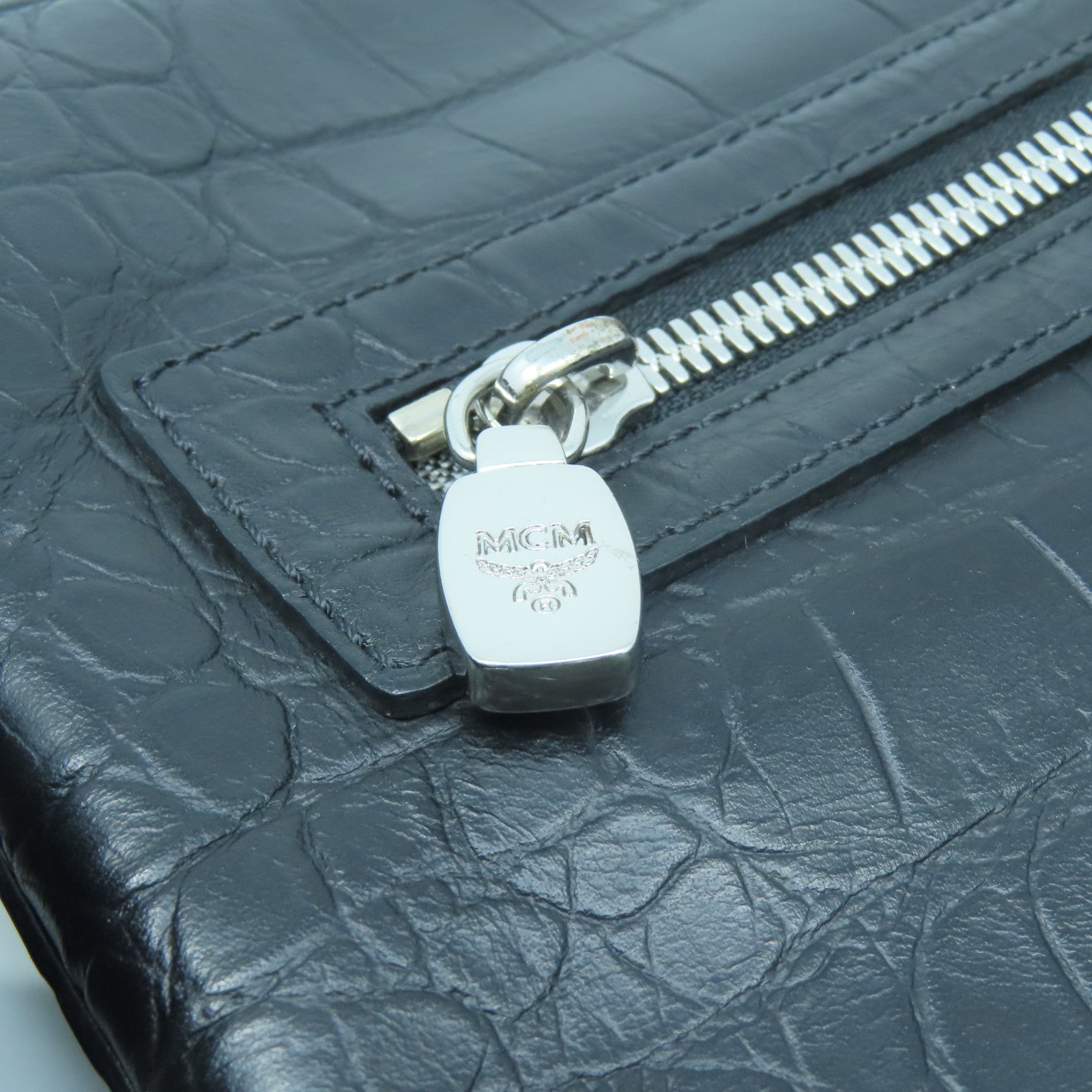 MCM 牛皮皮革Shoulder Bag銀扣肩背袋黑色