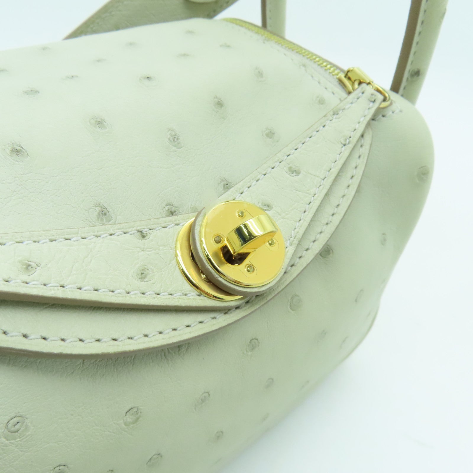 HERMES 鴕鳥皮革Mini Lindy金扣肩背袋淺灰色