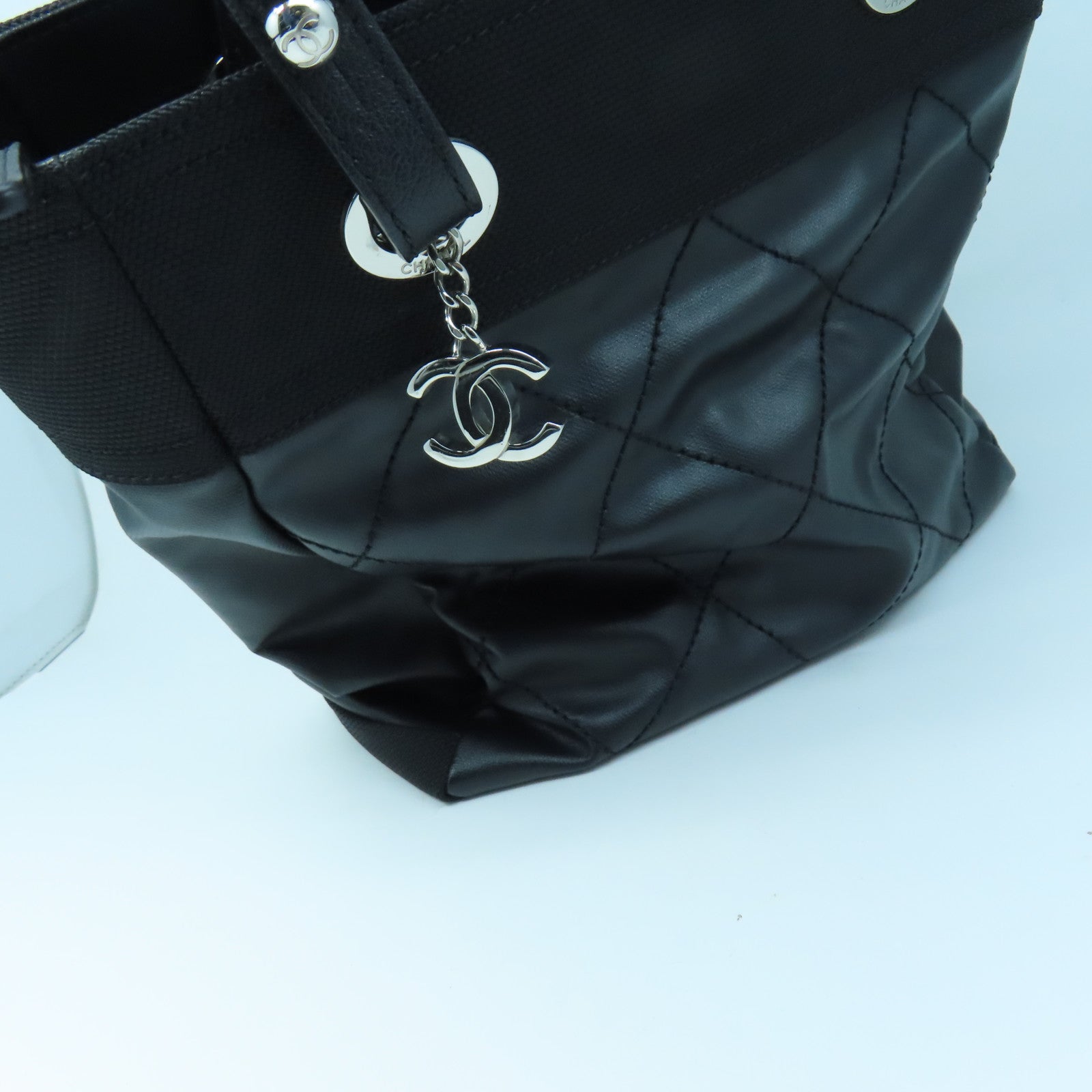 CHANEL cowhide leather Handbag silver buckle handle bag black