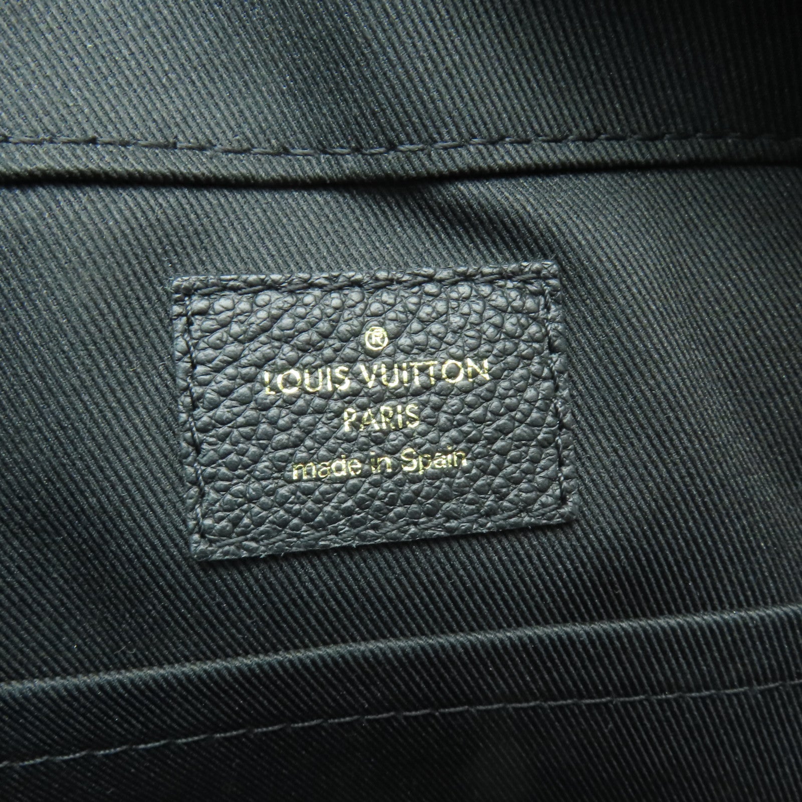 LOUIS VUITTON Monogram Empreinte Saintonge金扣肩背袋黑色