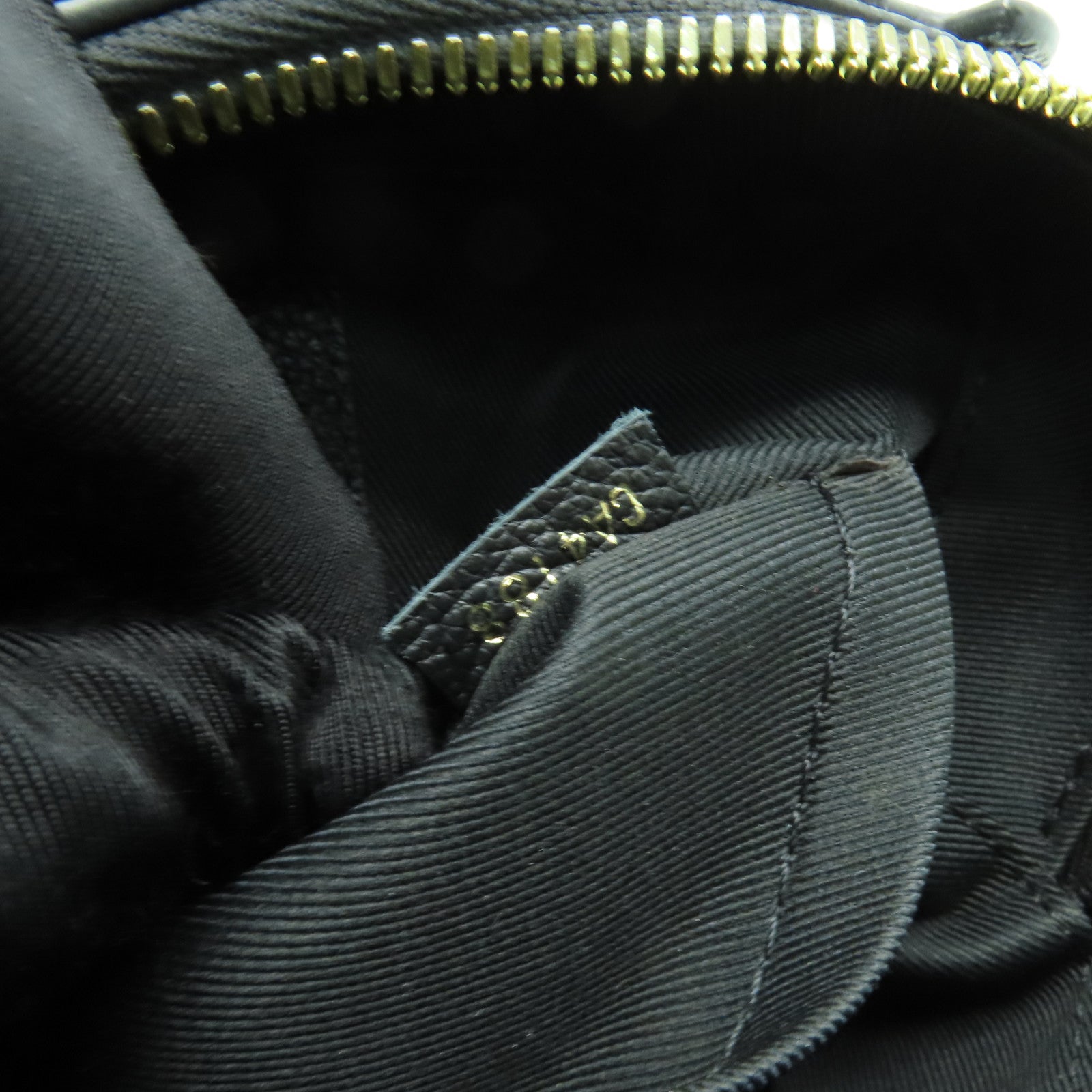LOUIS VUITTON Monogram Empreinte Saintonge金扣肩背袋黑色