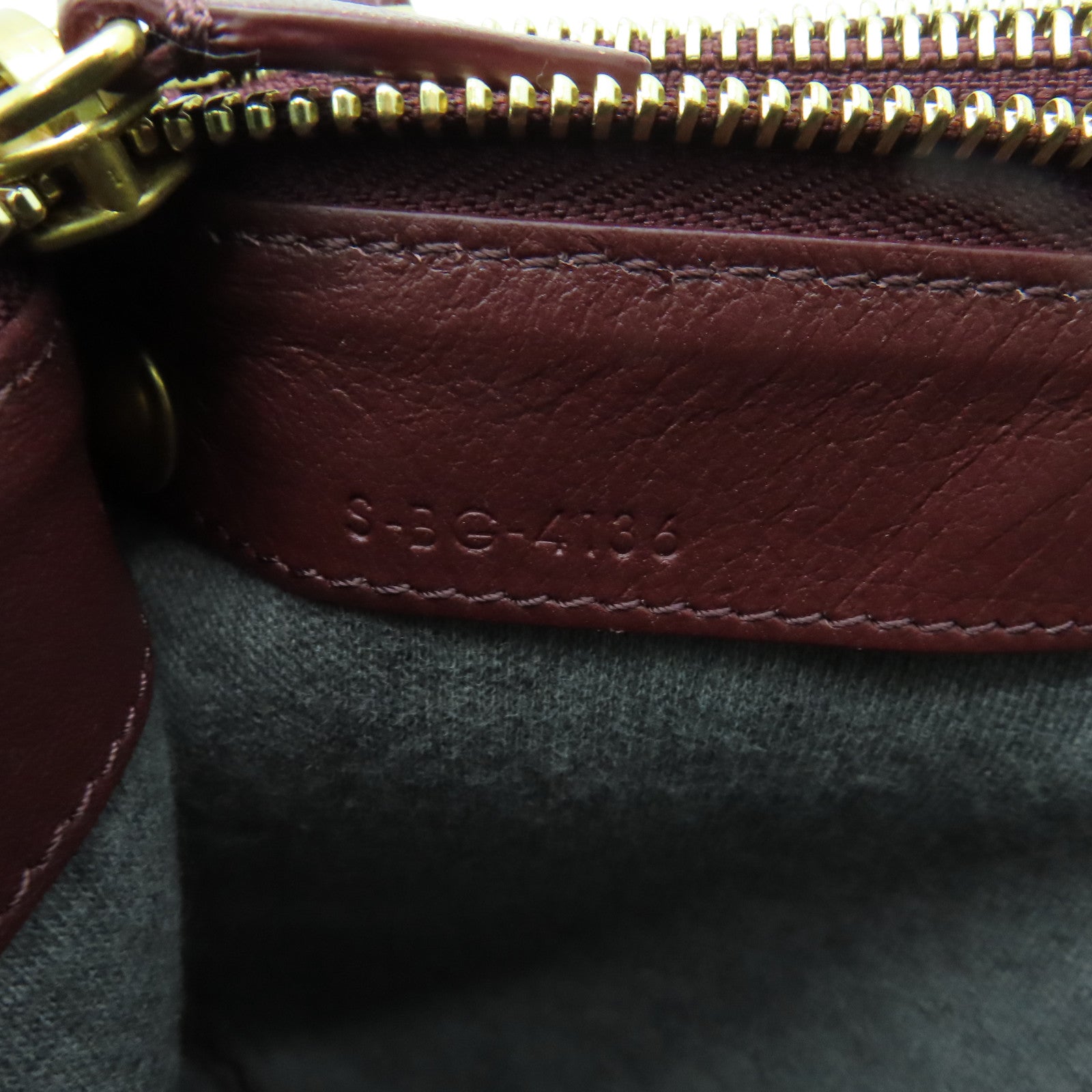 CELINE 羊皮皮革Trio金扣肩背袋酒紅色