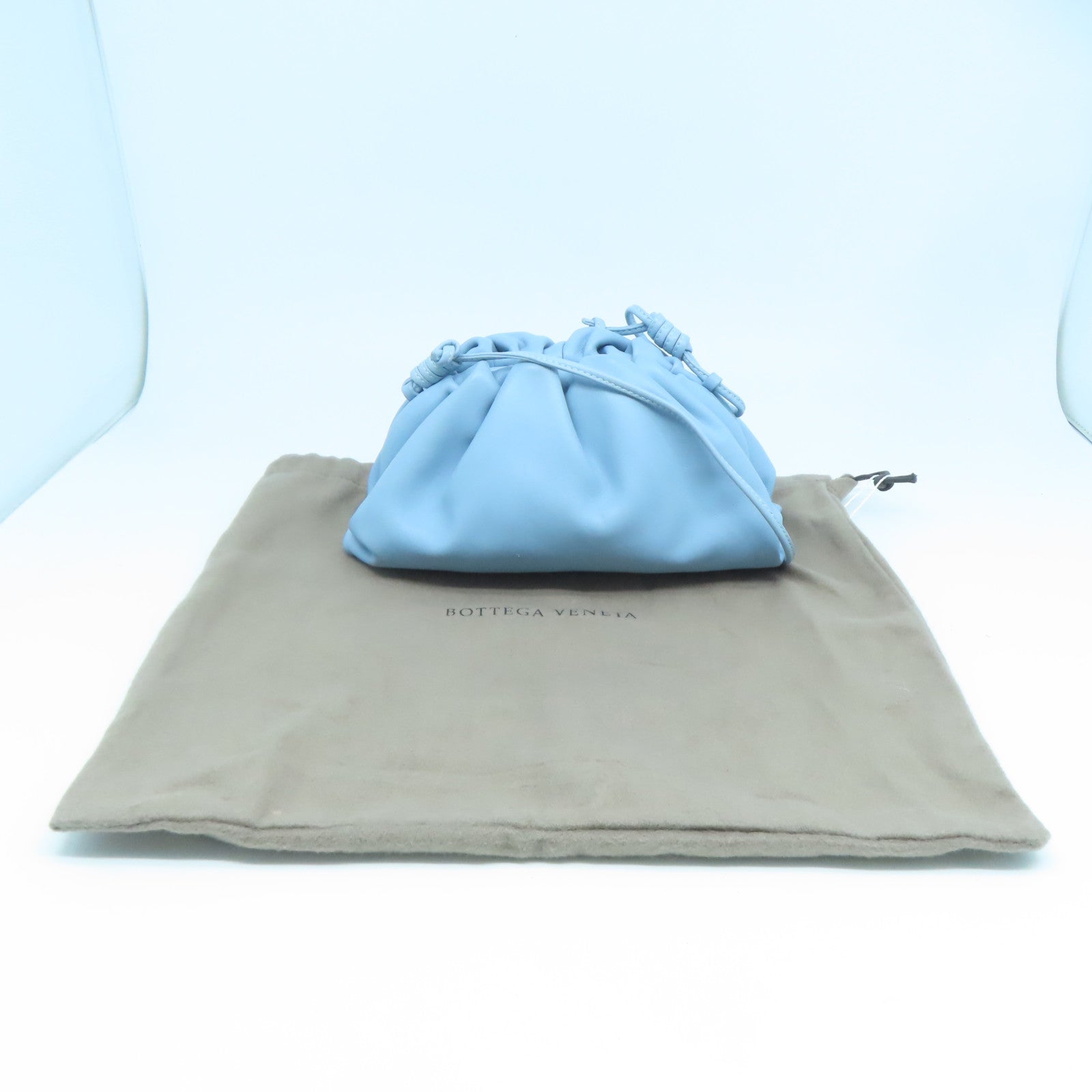 BOTTEGA VENETA 牛皮皮革Pouch With Strap金扣肩背袋藍色
