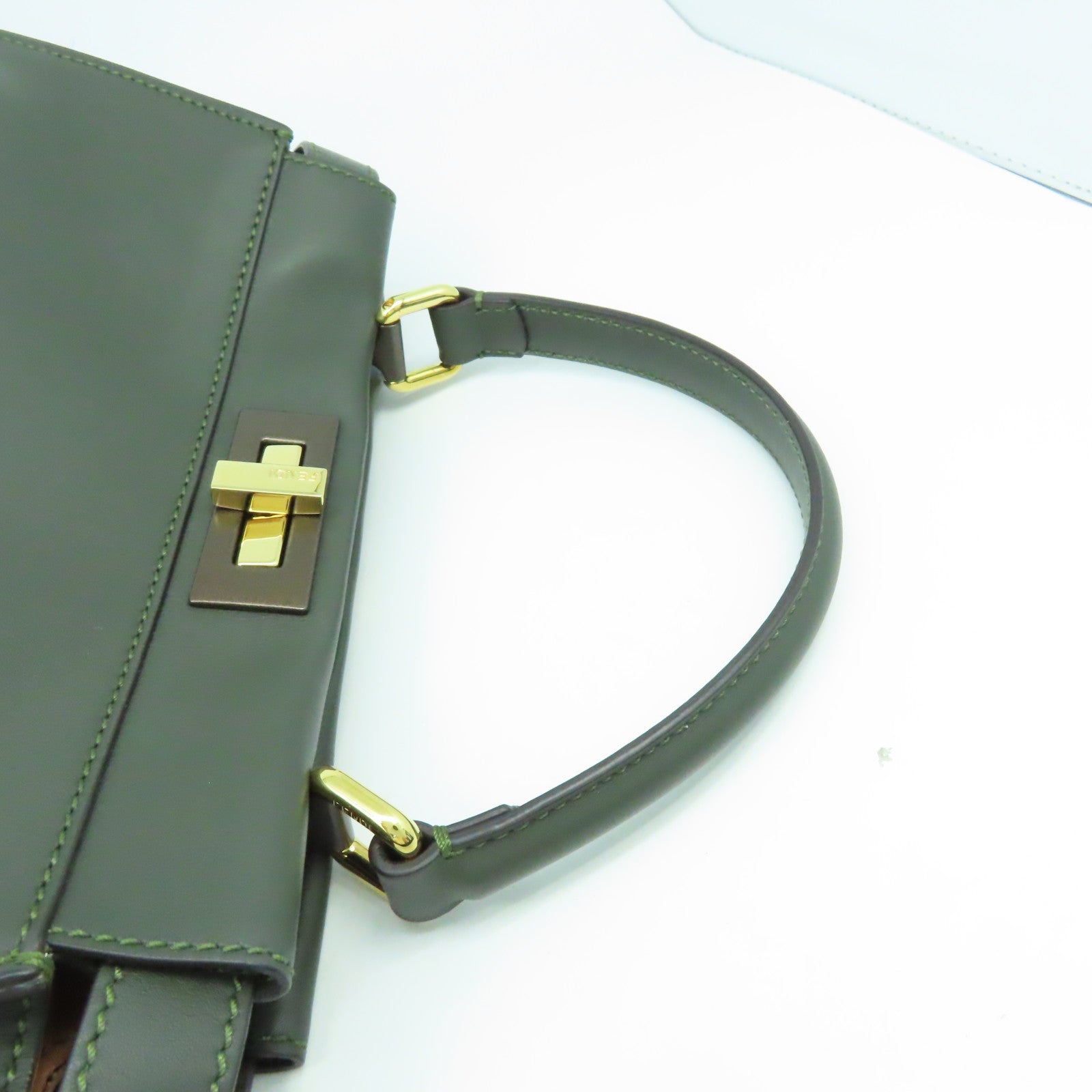 FENDI 皮革Peekboo金扣手挽肩背两用袋绿色
