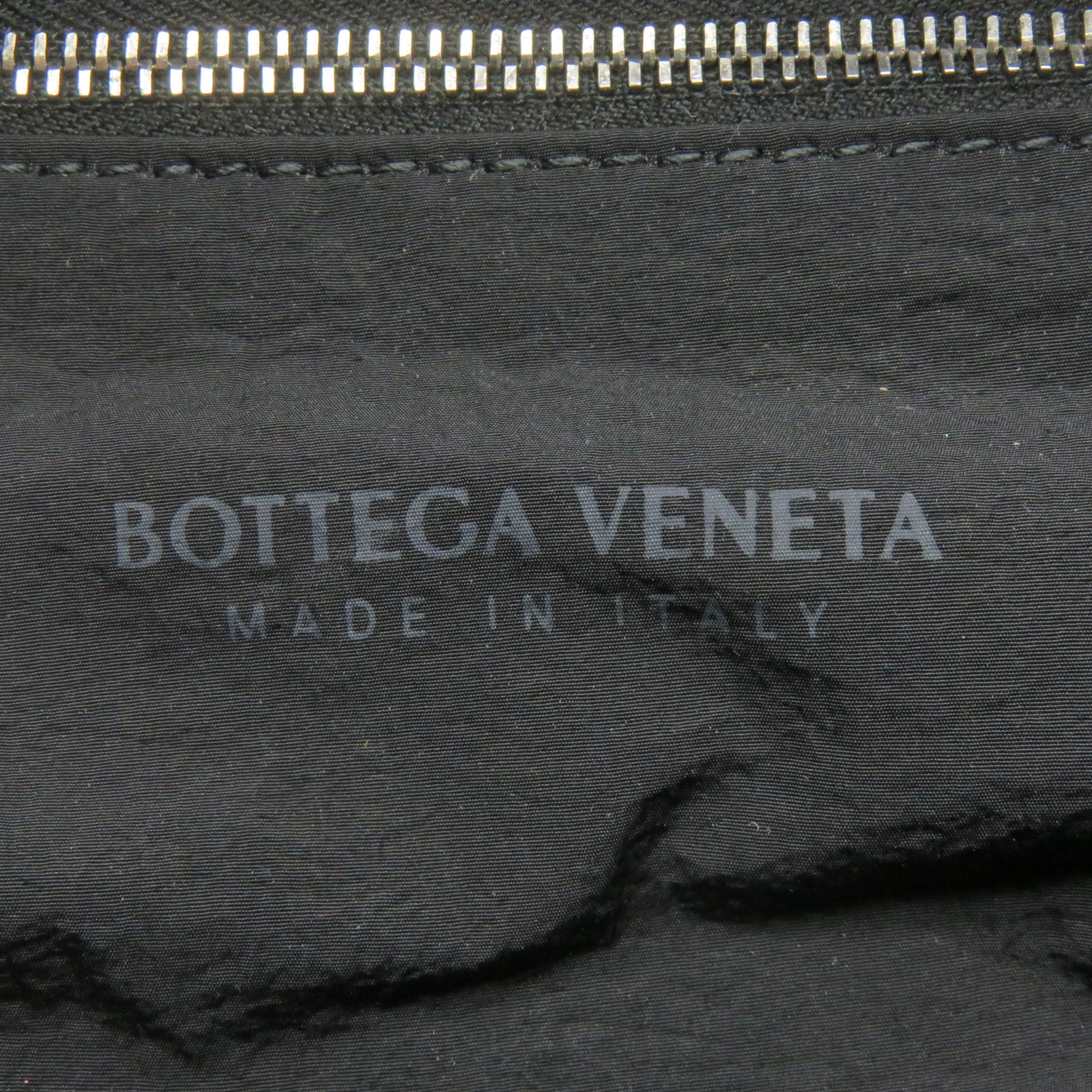 BOTTEGA VENETA 尼龙Body Pouch腰包黑色