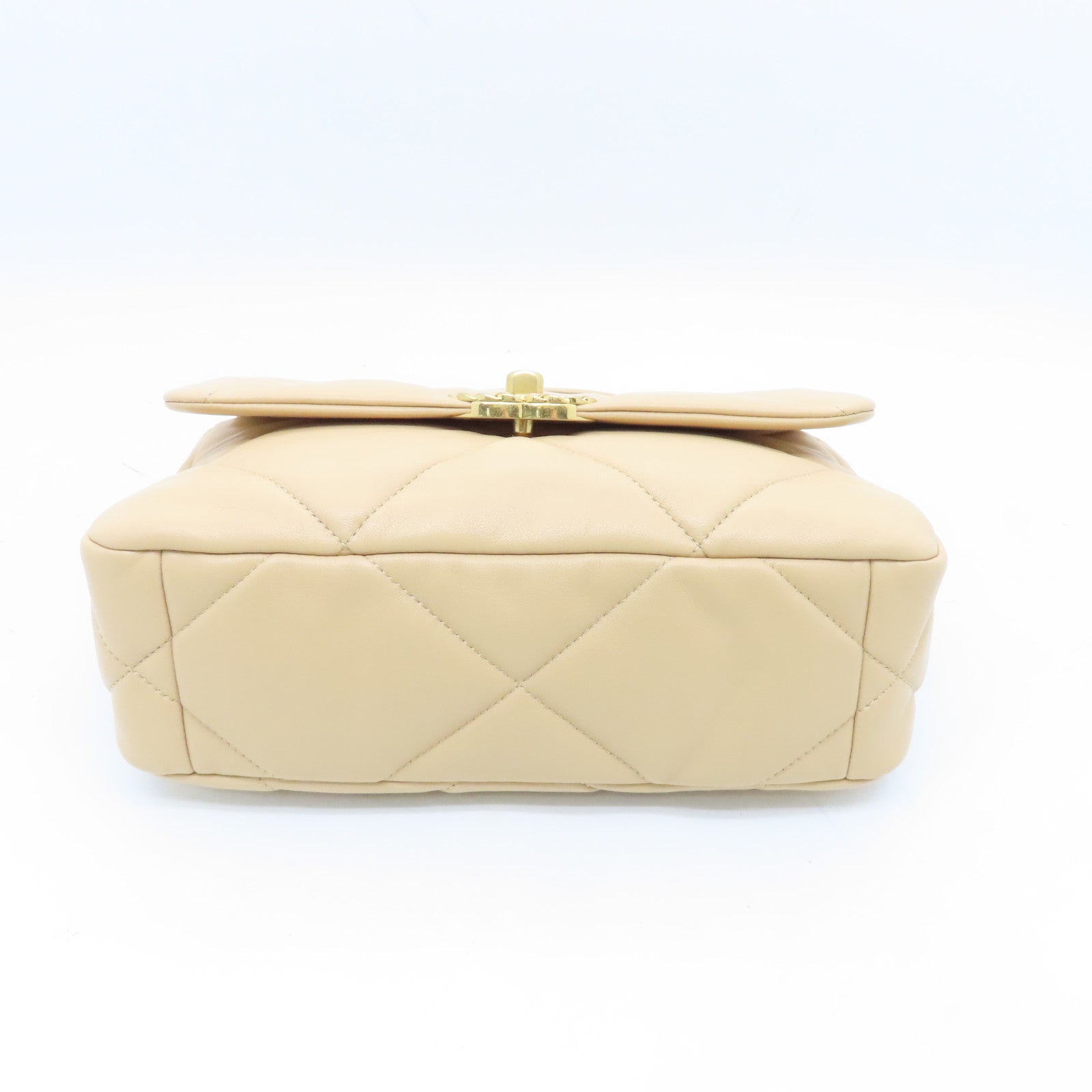 CHANEL rhombus Chanel 19 gold buckle handle shoulder bag apricot