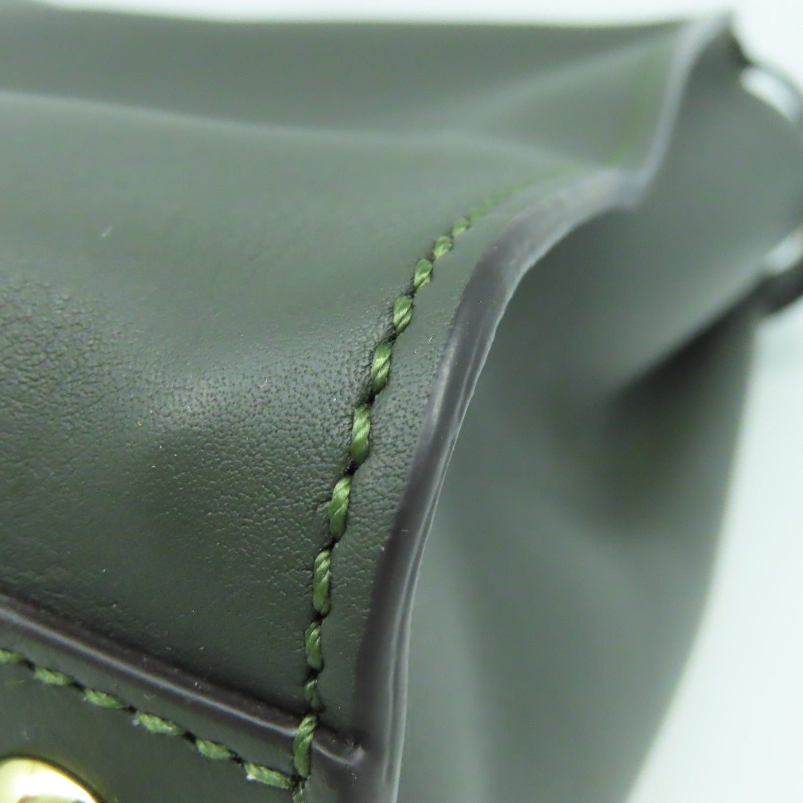 FENDI 皮革Peekboo金扣手挽肩背两用袋绿色