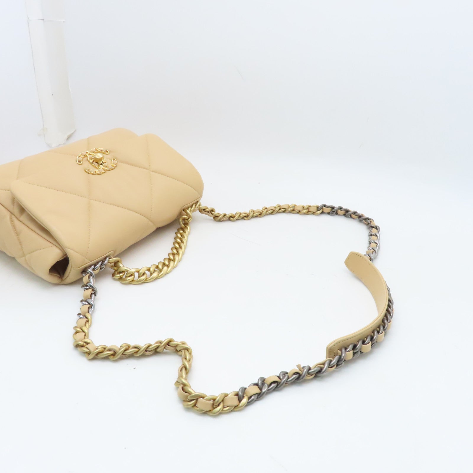 CHANEL rhombus Chanel 19 gold buckle handle shoulder bag apricot