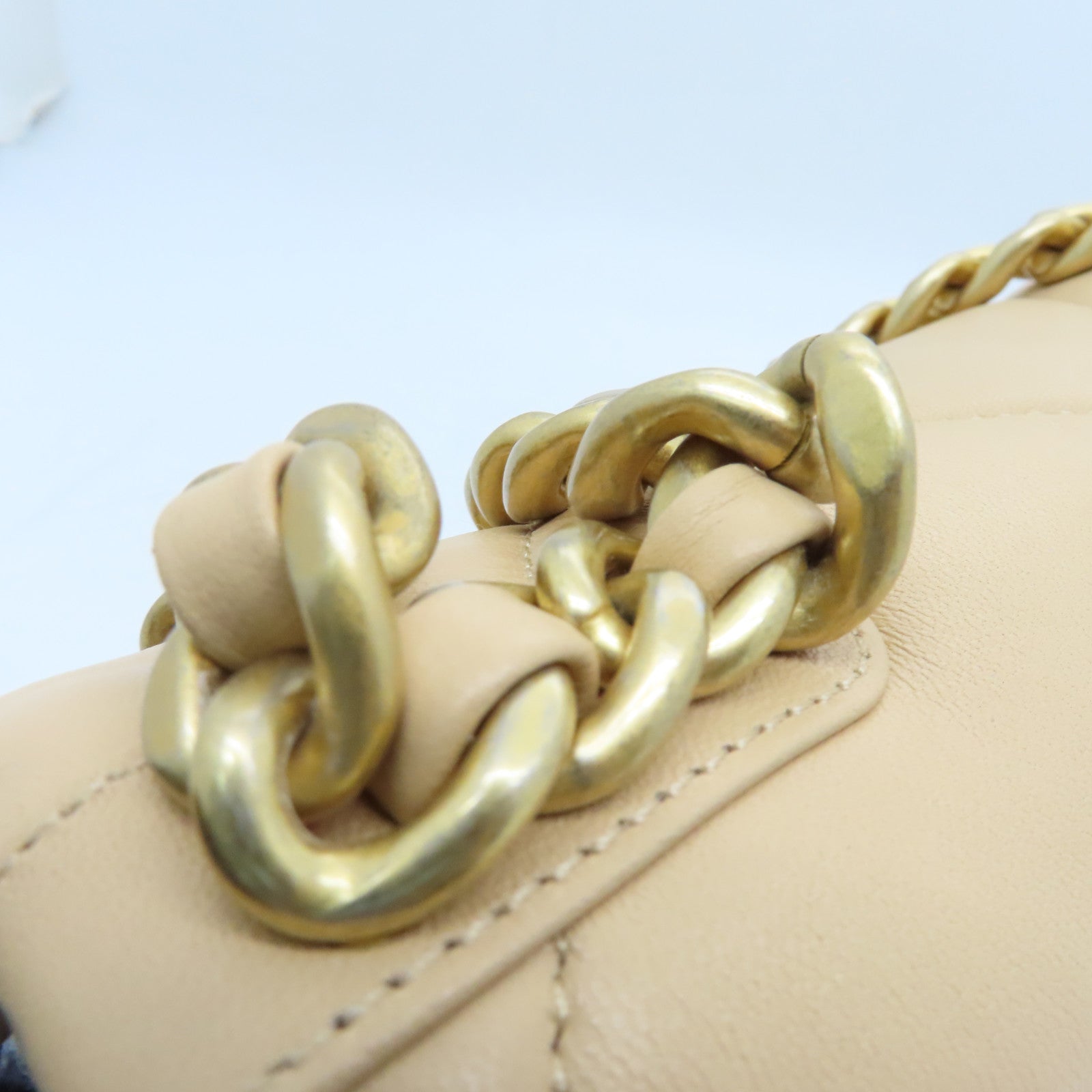 CHANEL rhombus Chanel 19 gold buckle handle shoulder bag apricot
