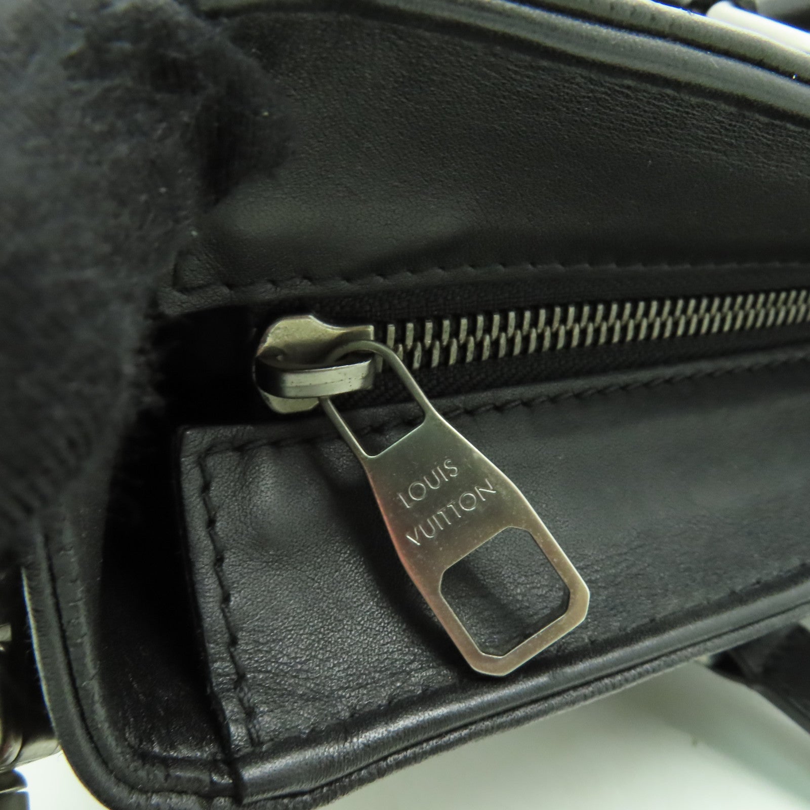 LOUIS VUITTON Damier Infini Tadao PM銀扣手挽肩背兩用袋黒色
