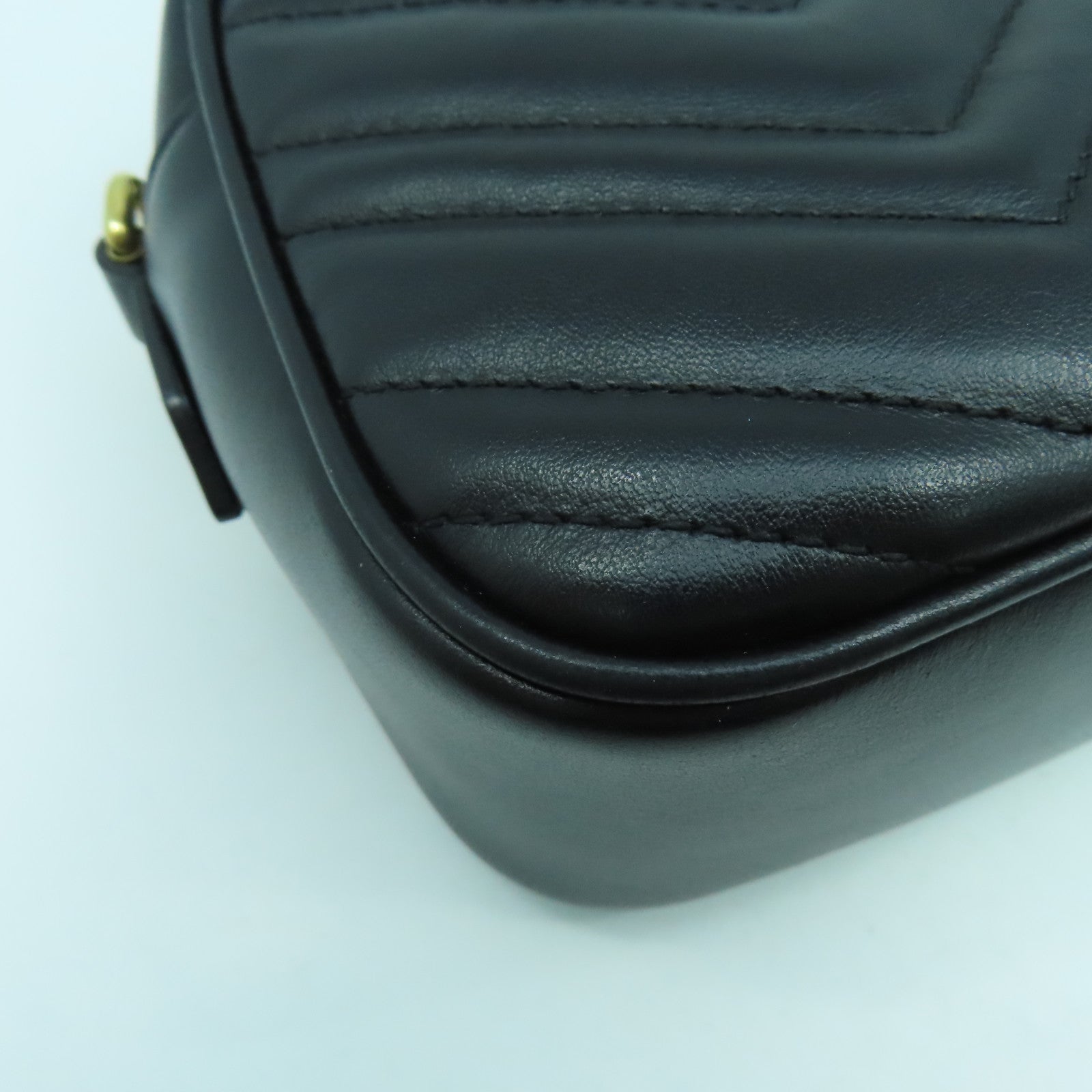 GUCCI 牛皮皮革GG Marmont金扣鏈帶肩背袋黑色