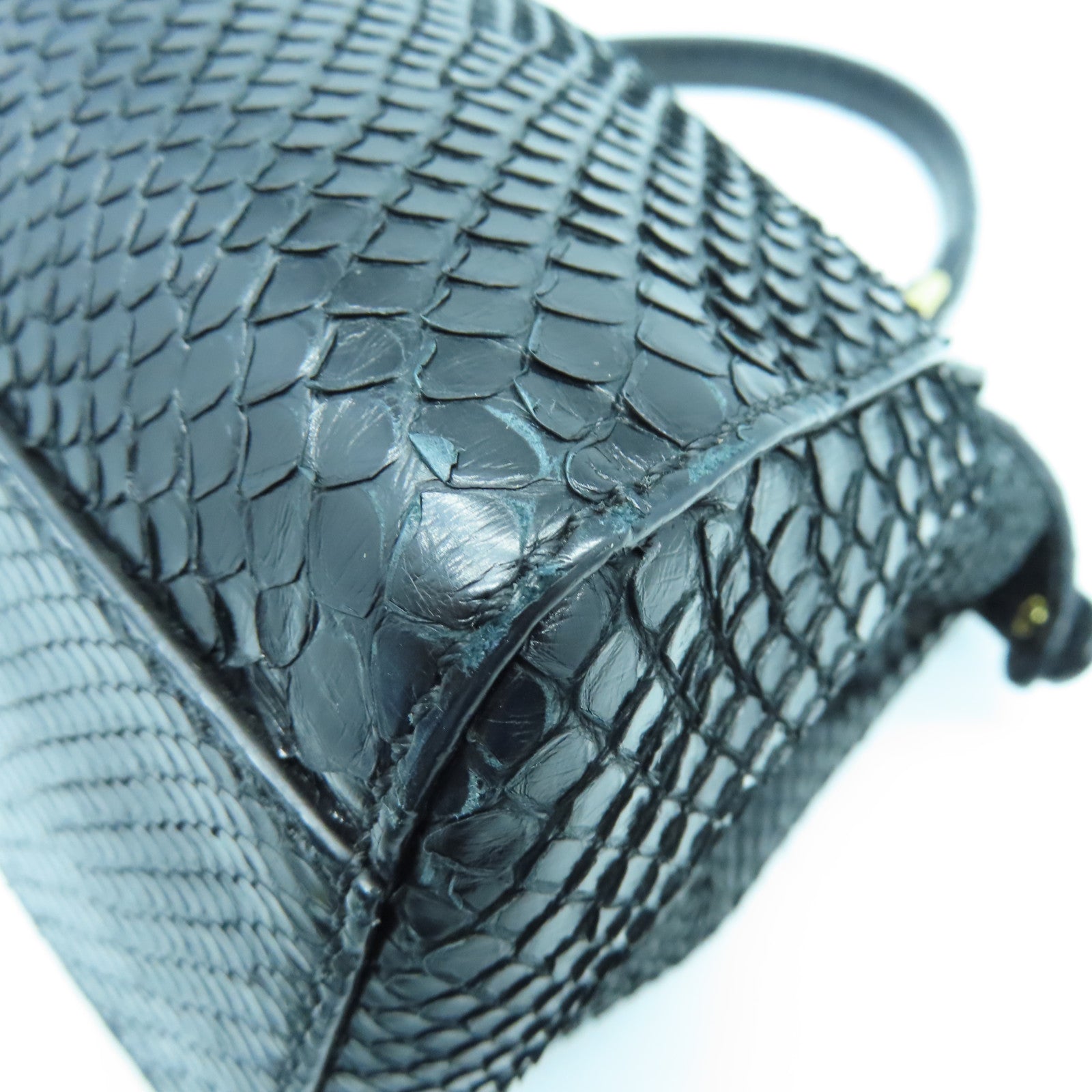 FENDI 蛇皮皮革Mini Peekapoo金扣手挽肩背兩用袋黑色