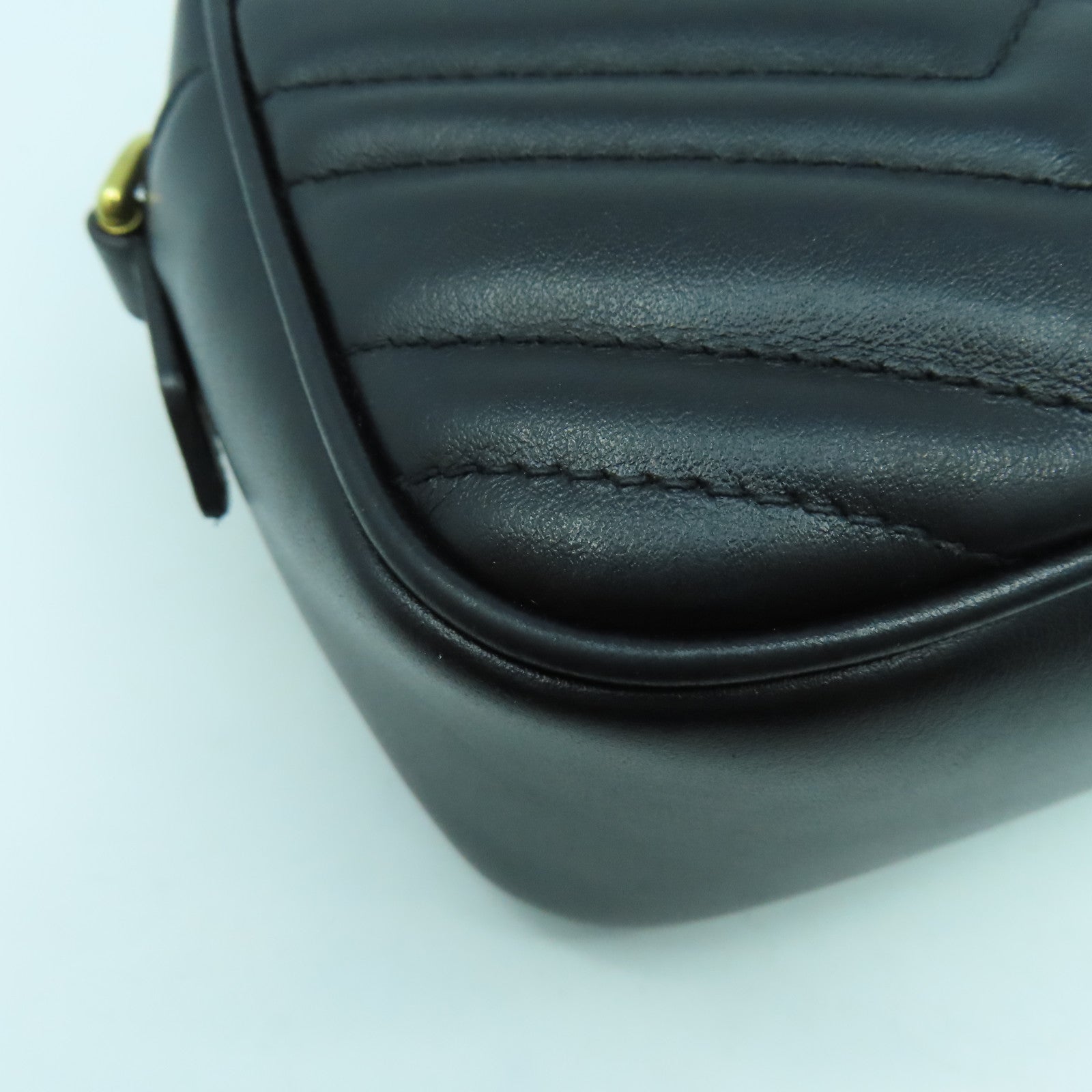 GUCCI 牛皮皮革GG Marmont金扣鏈帶肩背袋黑色