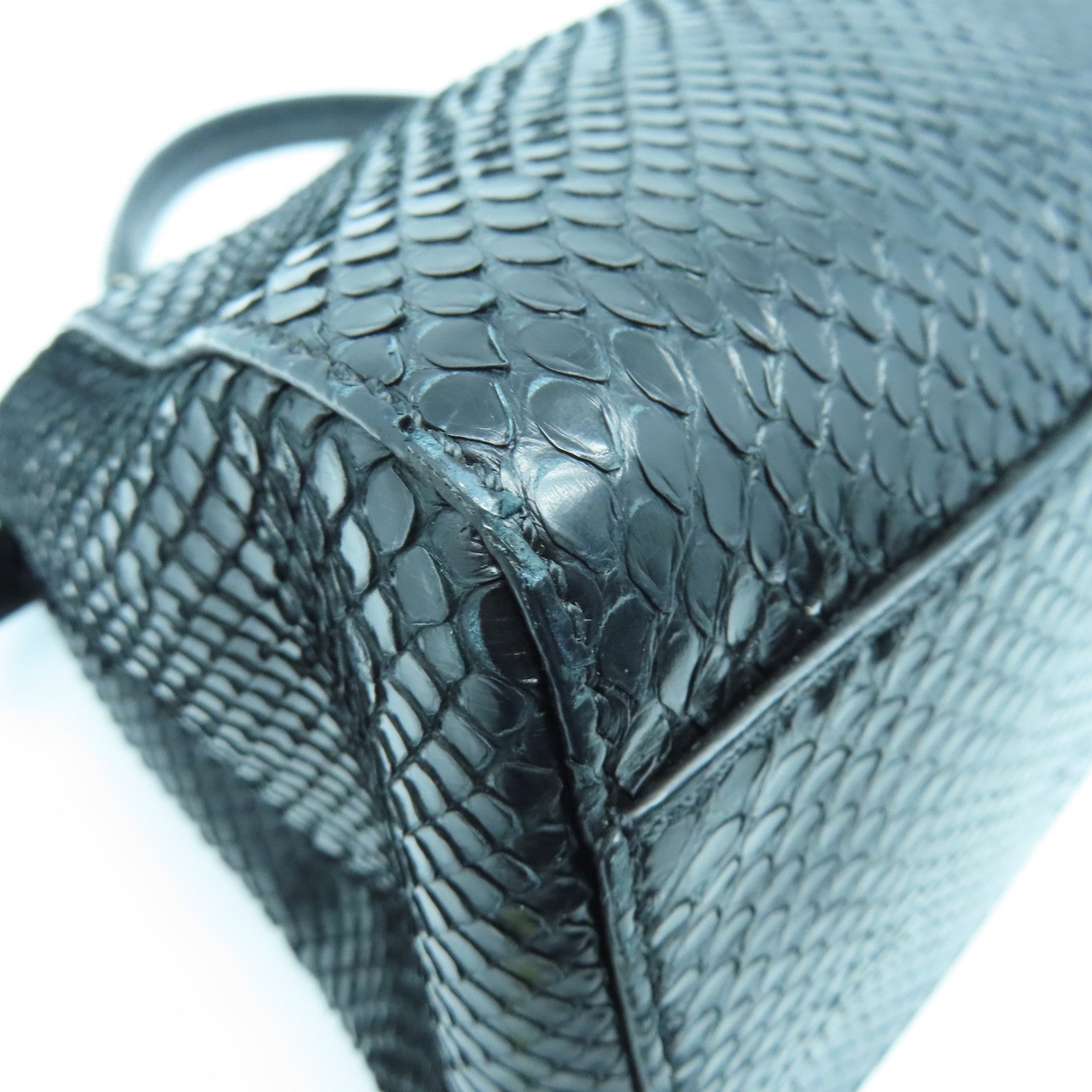 FENDI 蛇皮皮革Mini Peekapoo金扣手挽肩背兩用袋黑色