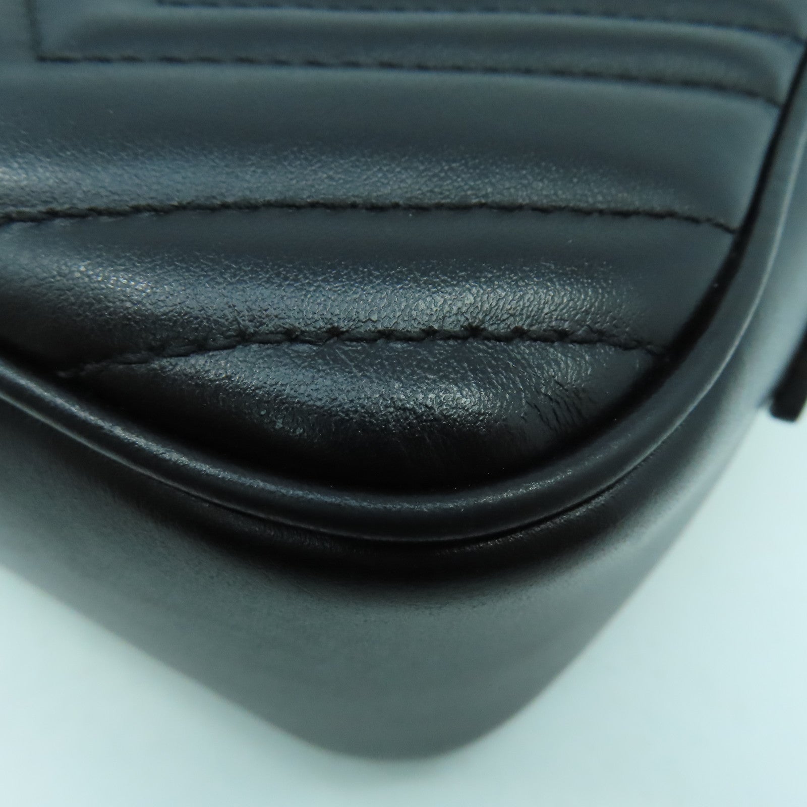 GUCCI 牛皮皮革GG Marmont金扣鏈帶肩背袋黑色