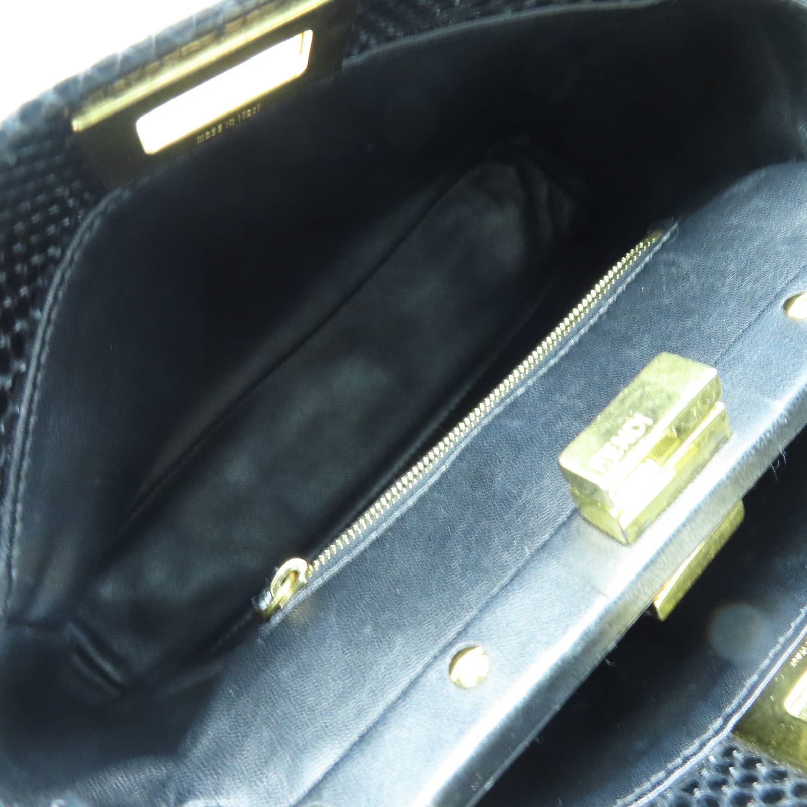 FENDI 蛇皮皮革Mini Peekapoo金扣手挽肩背兩用袋黑色