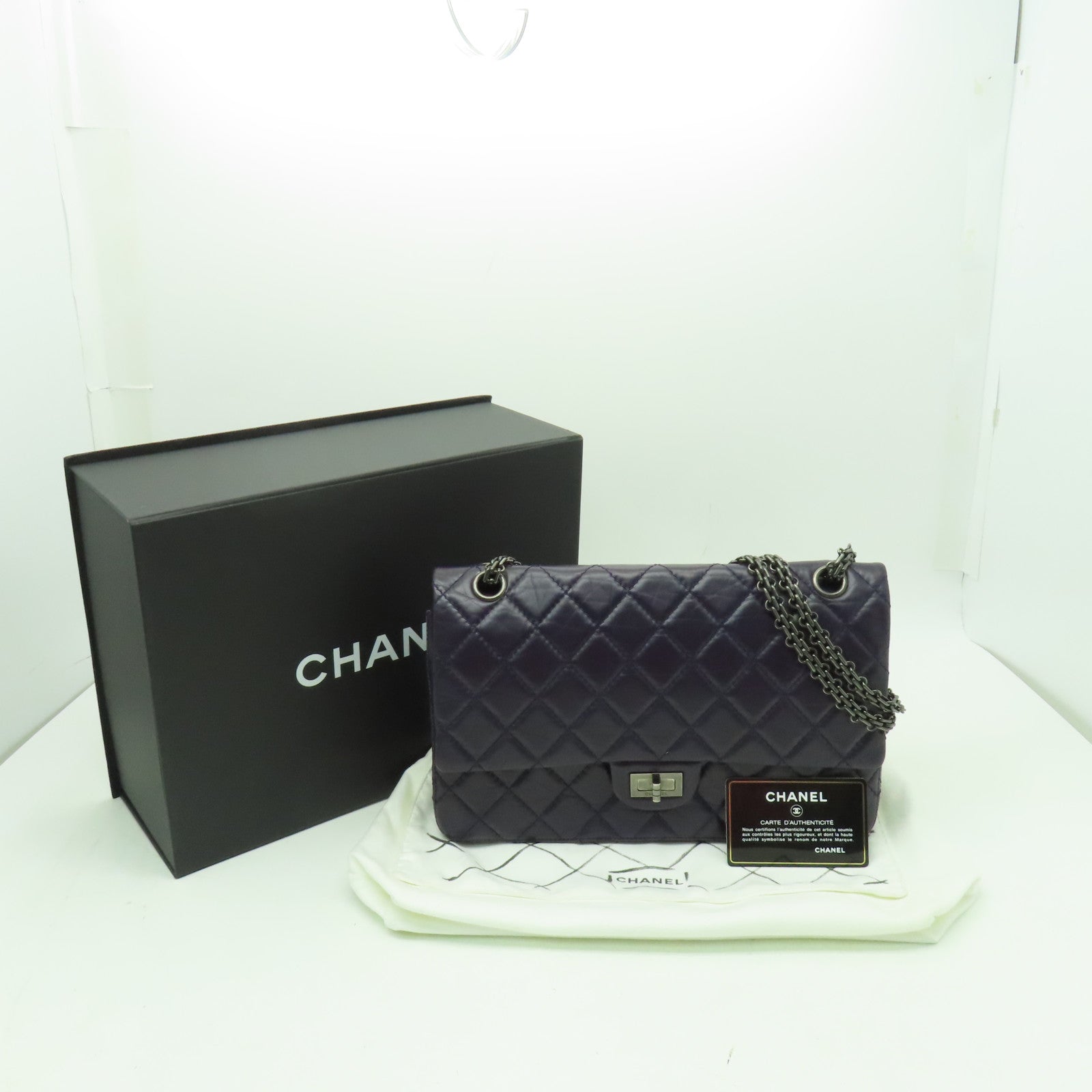 CHANEL 菱格Aged Calf皮革2.55銀扣鏈帶肩背袋紫色