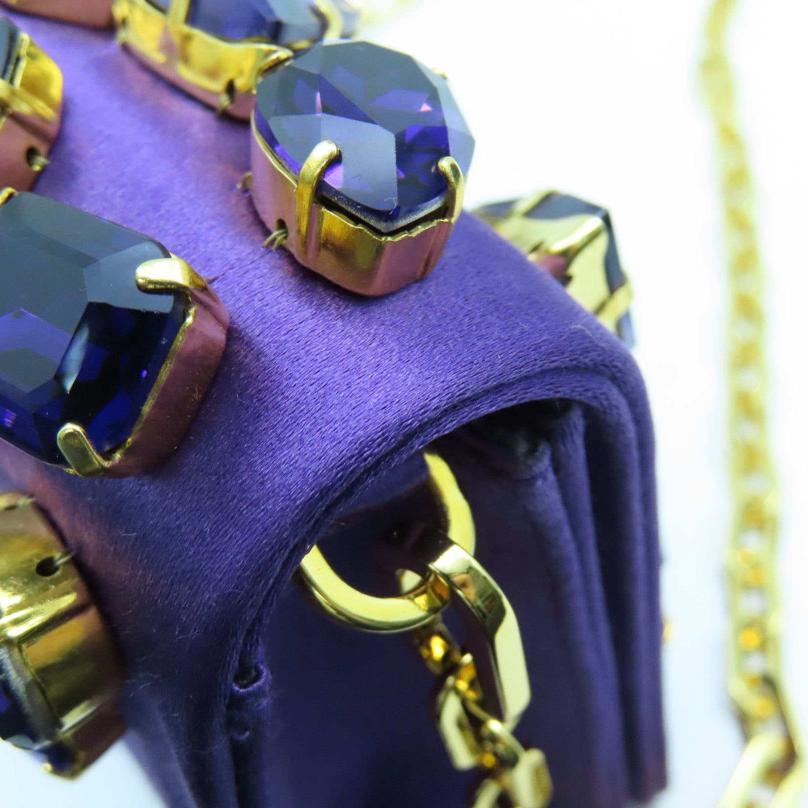 PRADA Clystal Embeillshed Satin Clutch金扣链带肩背袋紫色