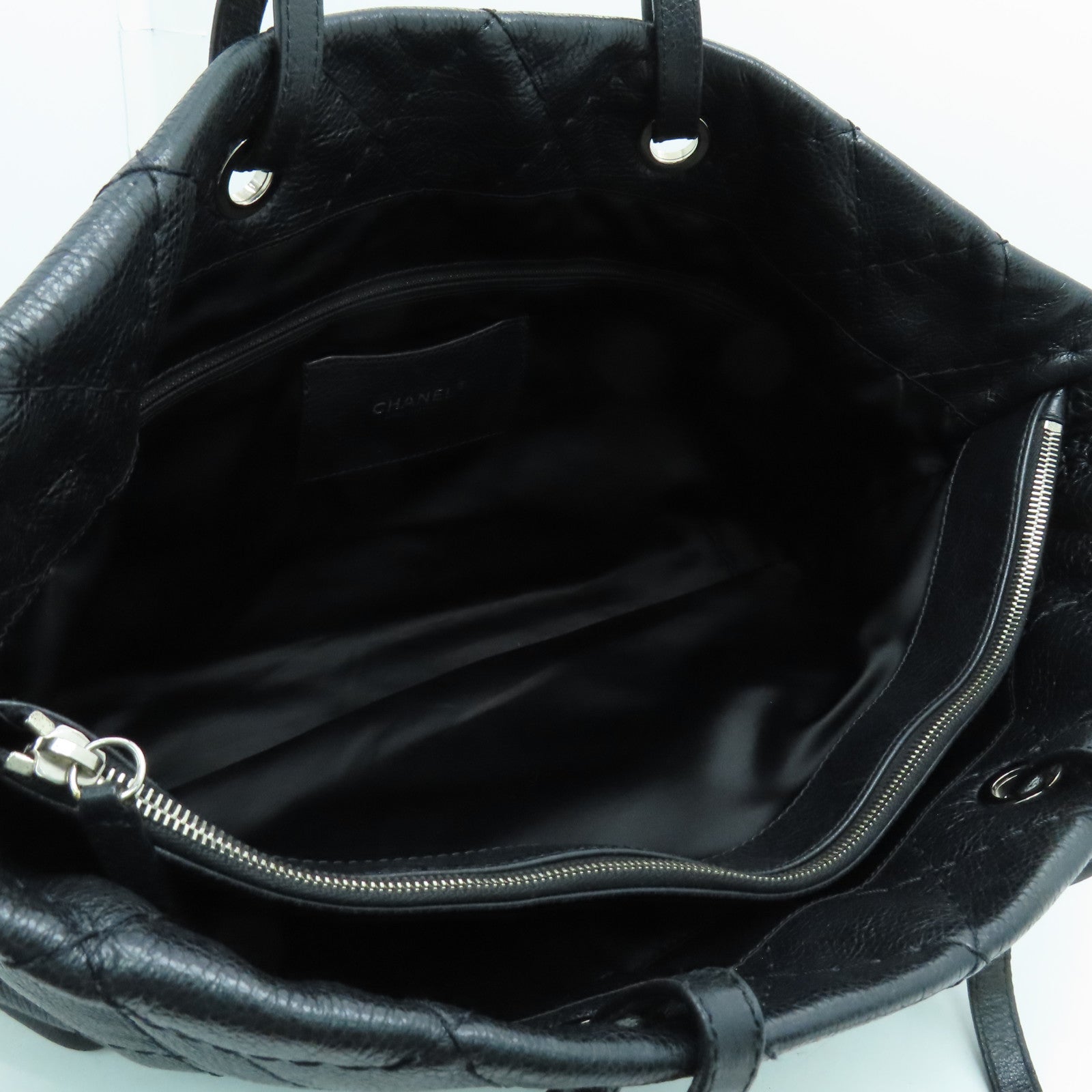 CHANEL 【激減優惠】菱格菱格Shoulder Bag銀扣肩背袋黑色