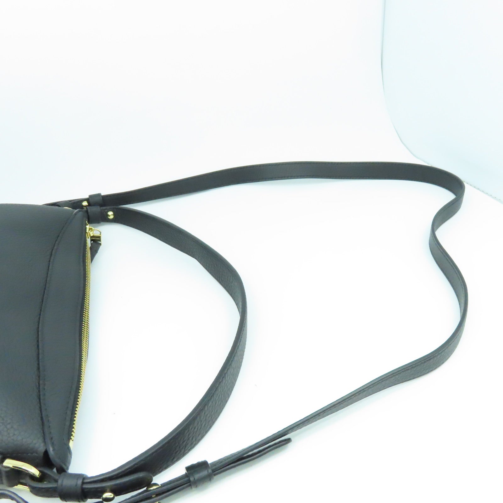 Delvaux 牛皮皮革Delvaux Pin金扣手挽肩背兩用袋黑色