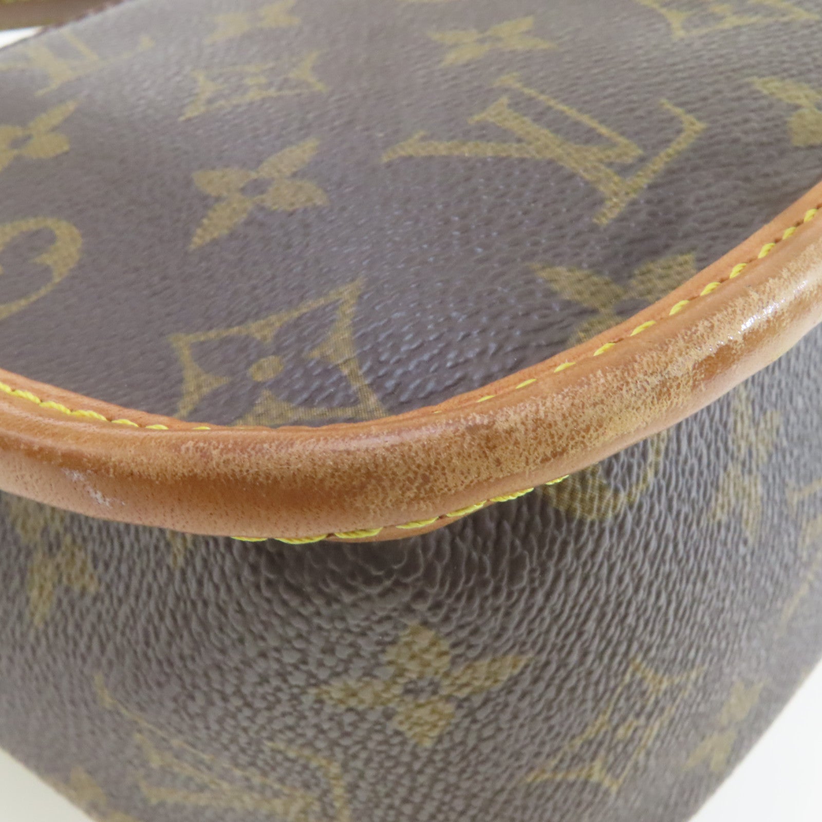LOUIS VUITTON Monogram Sologne Shoulder Bag金扣肩背袋啡色