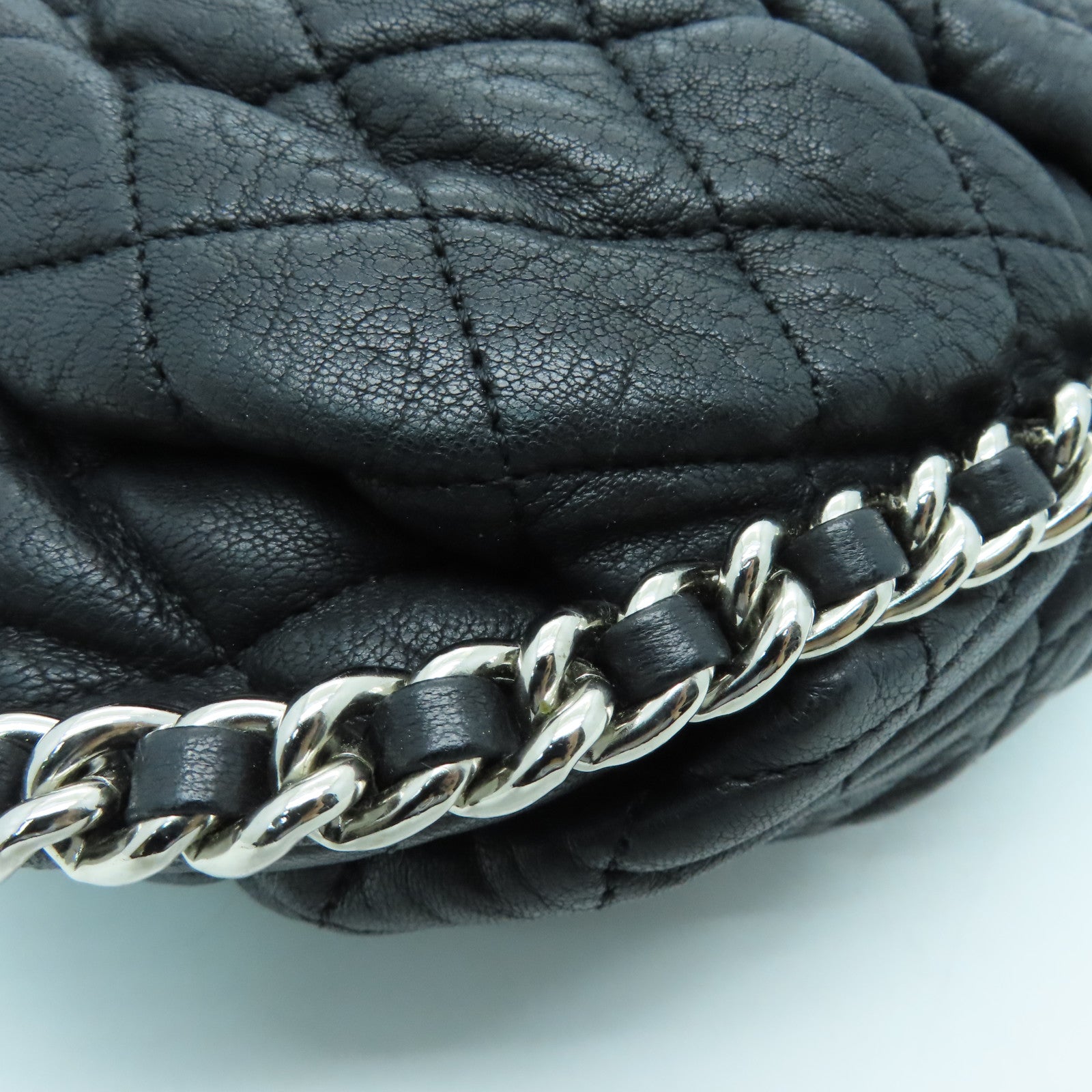 CHANEL Lingge cowhide leather Chain Shoulder Bag silver buckle chain shoulder bag black