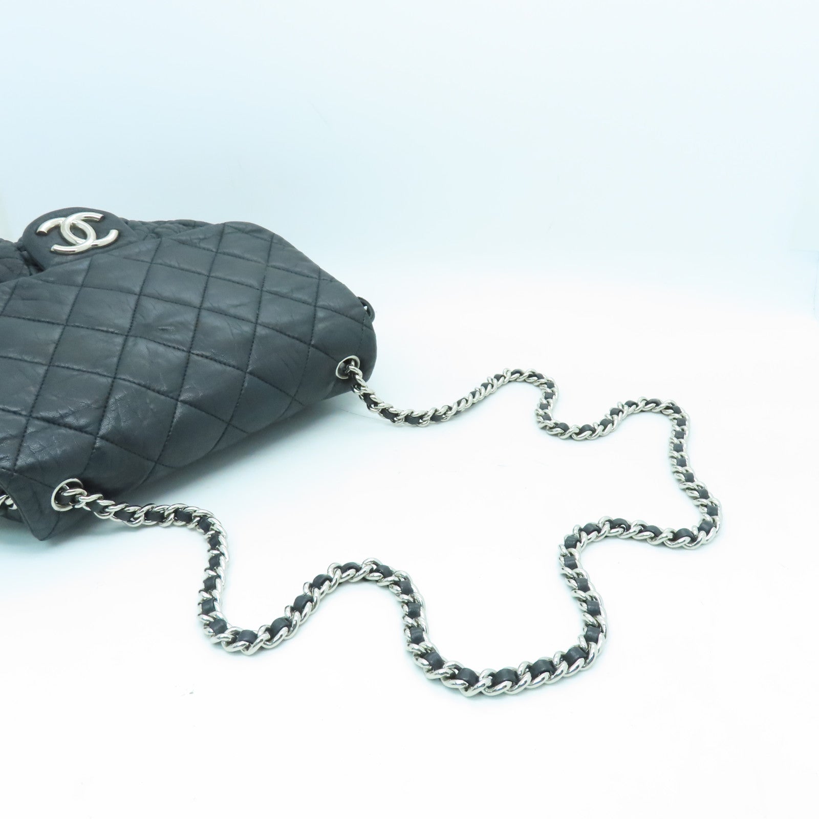 CHANEL Lingge cowhide leather Chain Shoulder Bag silver buckle chain shoulder bag black