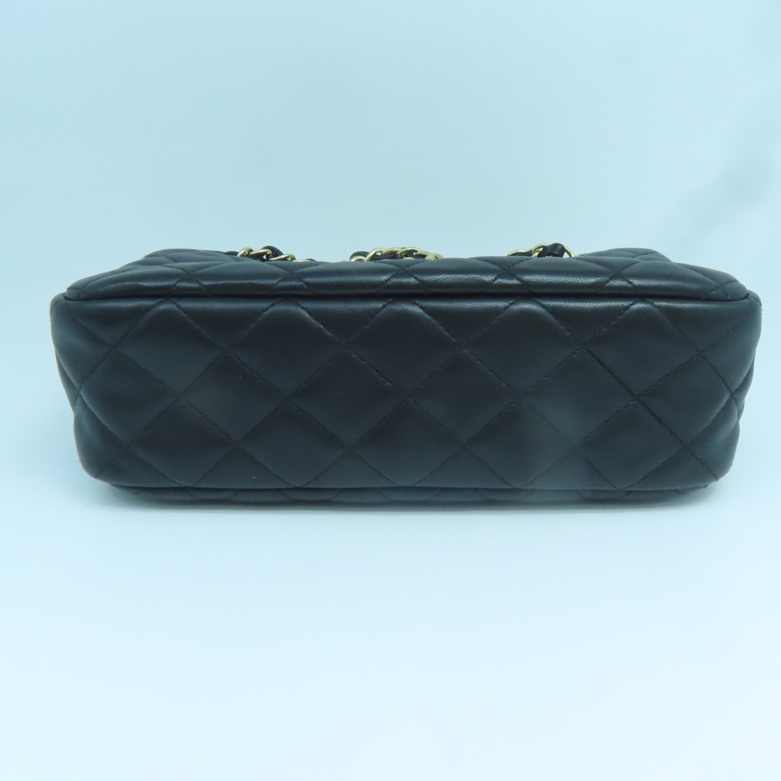 CHANEL 菱格羊皮皮革Chain Shoulder金扣鏈帶肩背袋黑色