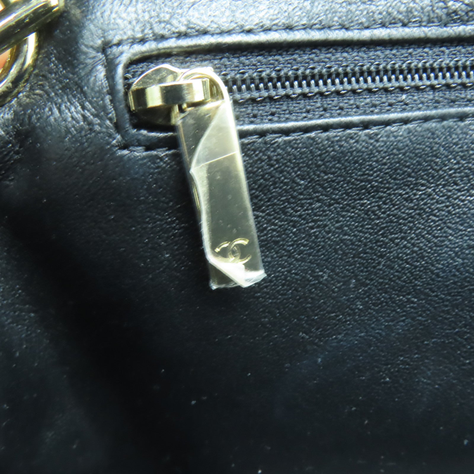 CHANEL 菱格羊皮皮革Chain Shoulder金扣鏈帶肩背袋黑色