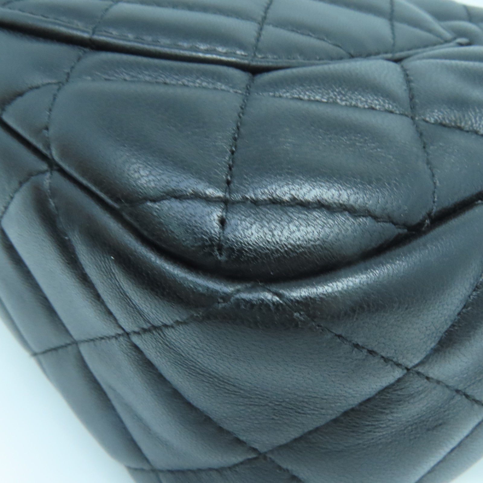 CHANEL 菱格羊皮皮革Chain Shoulder金扣鏈帶肩背袋黑色