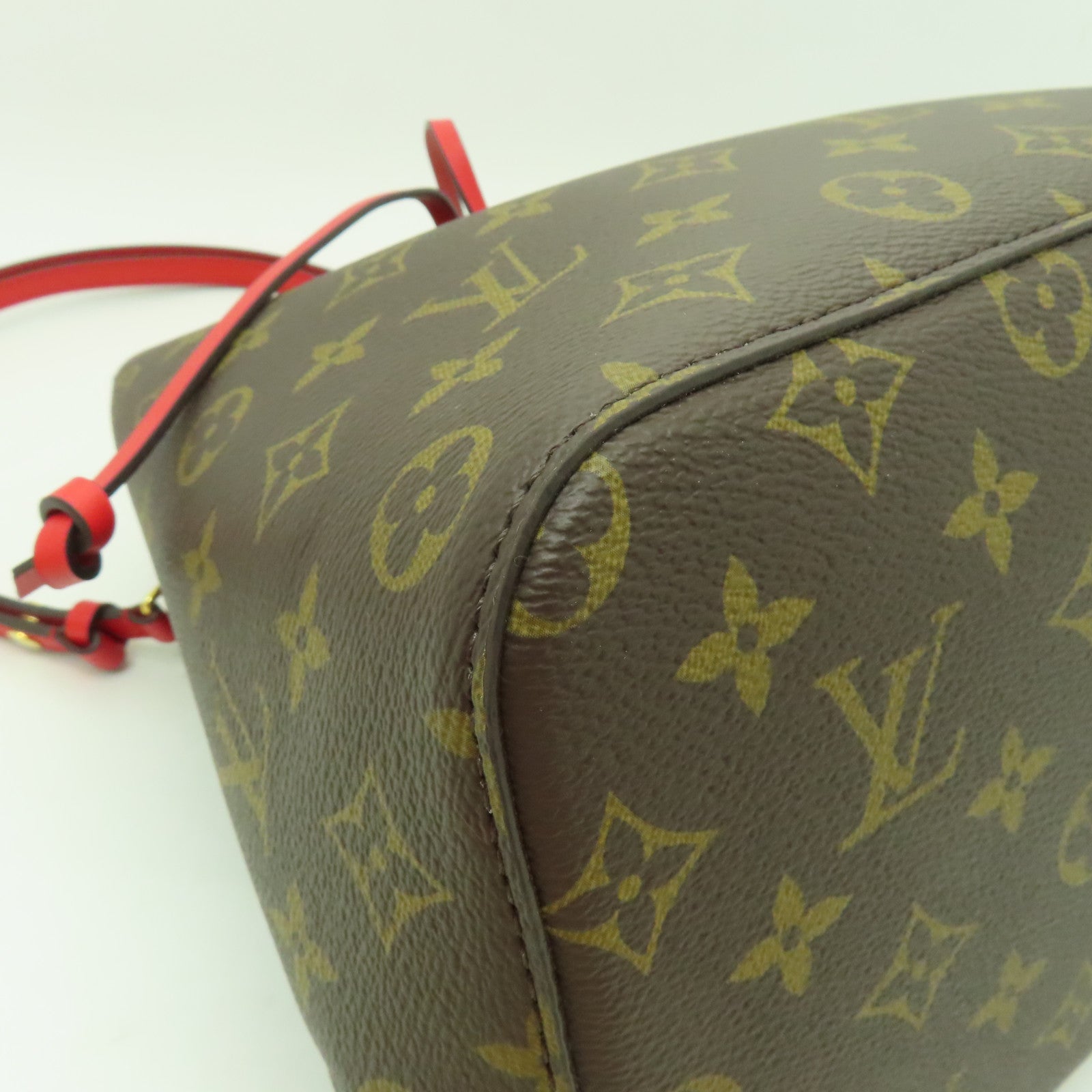 LOUIS VUITTON Monogram NeoNoe MM金扣肩背袋棕色