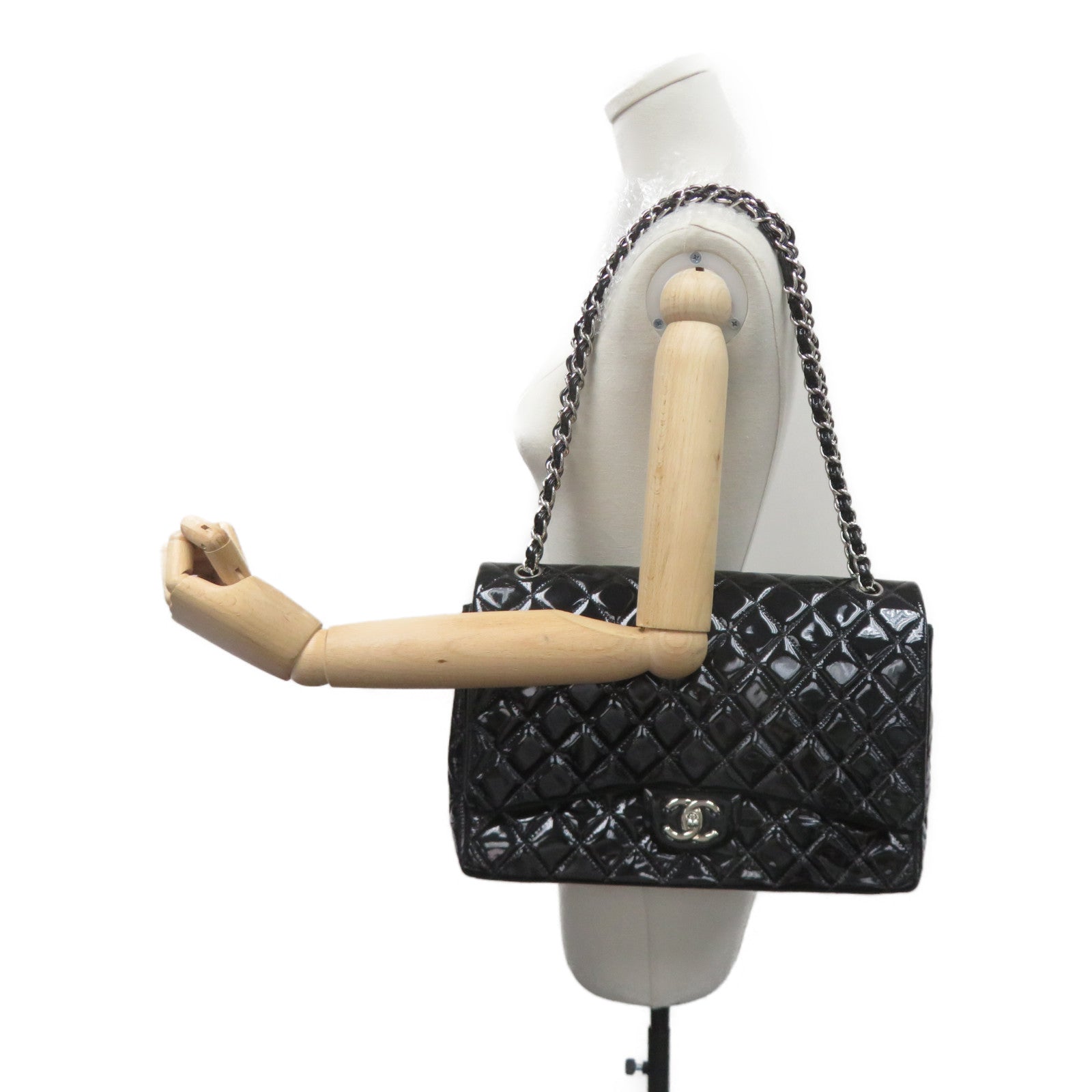CHANEL 【激减优惠】菱格漆皮皮革Maxi Classic Flap Bag银扣链带肩背袋黑色