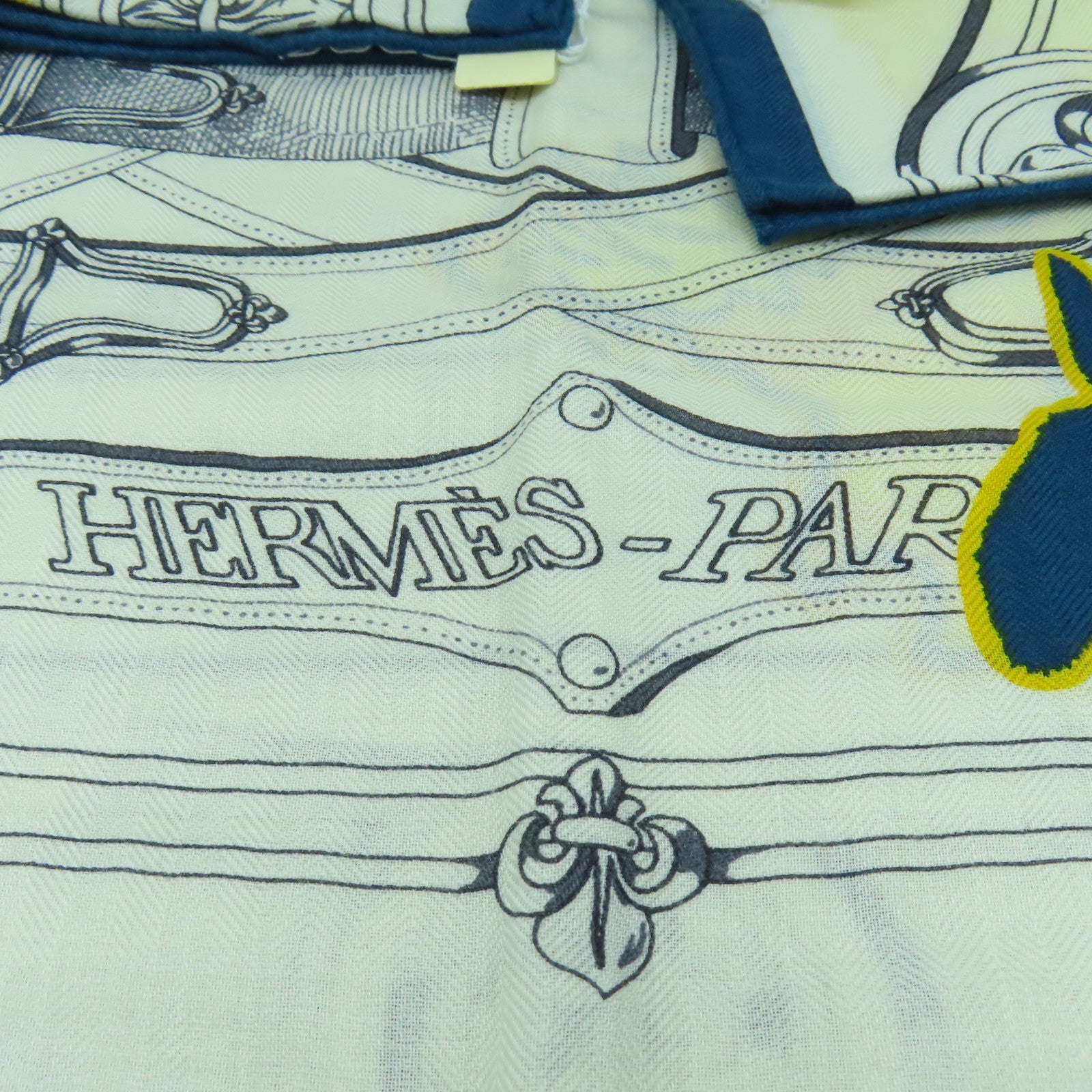 HERMES 羊絨/絲質Scarf 140X140圍巾米色/藍色/黃色