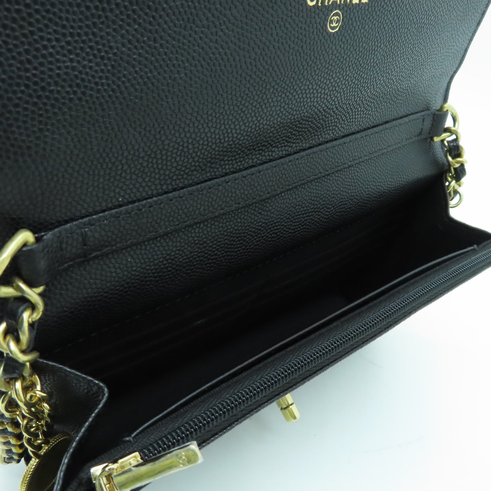 CHANEL 菱格Caviar皮革Chain Shoulder金扣鏈帶肩背袋黑色