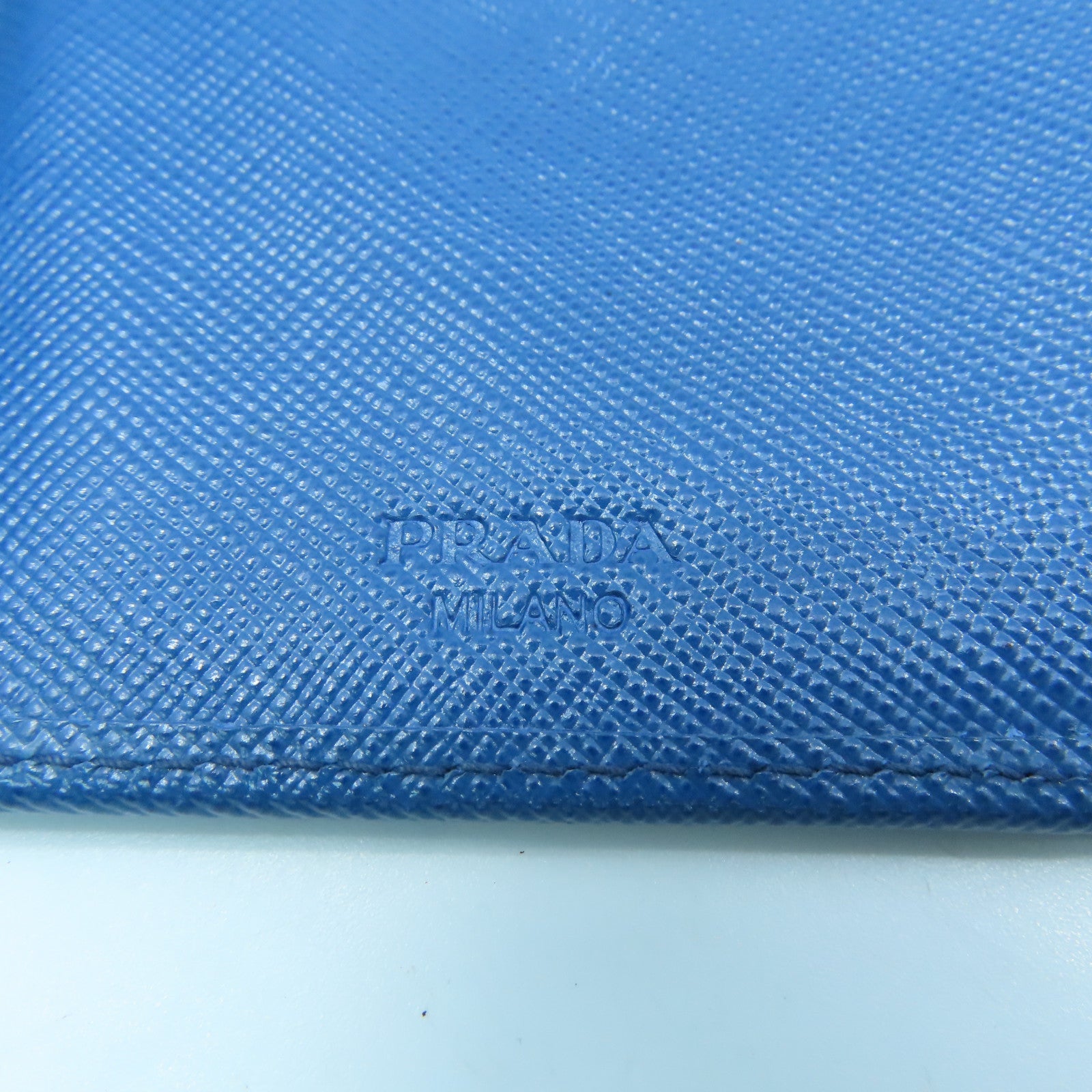 PRADA Saffiano皮革Wallet金扣钱包蓝色
