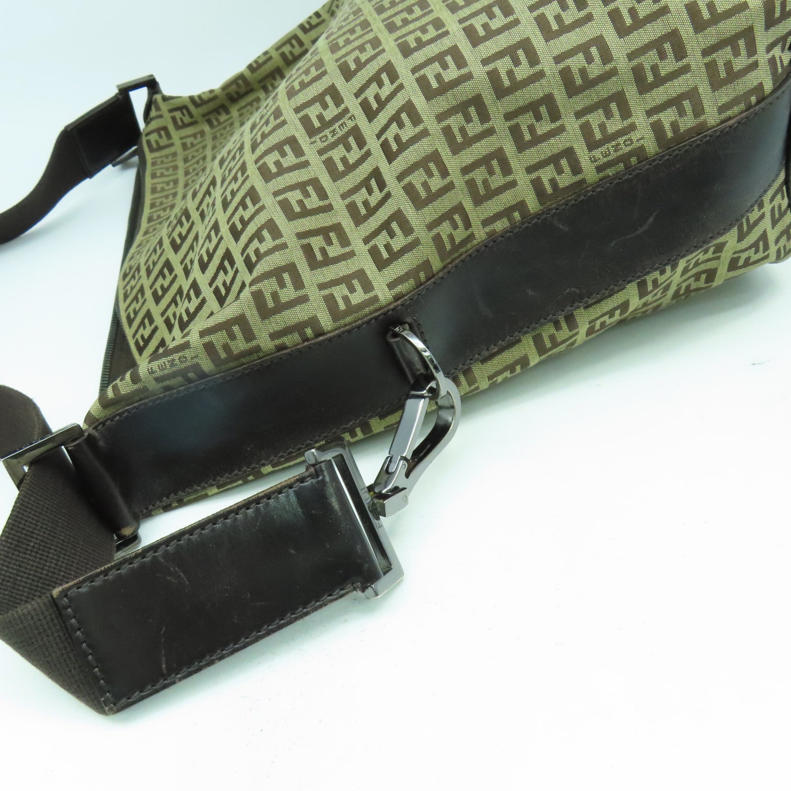 FENDI 帆布Shoulder Bag銀扣肩背袋啡色