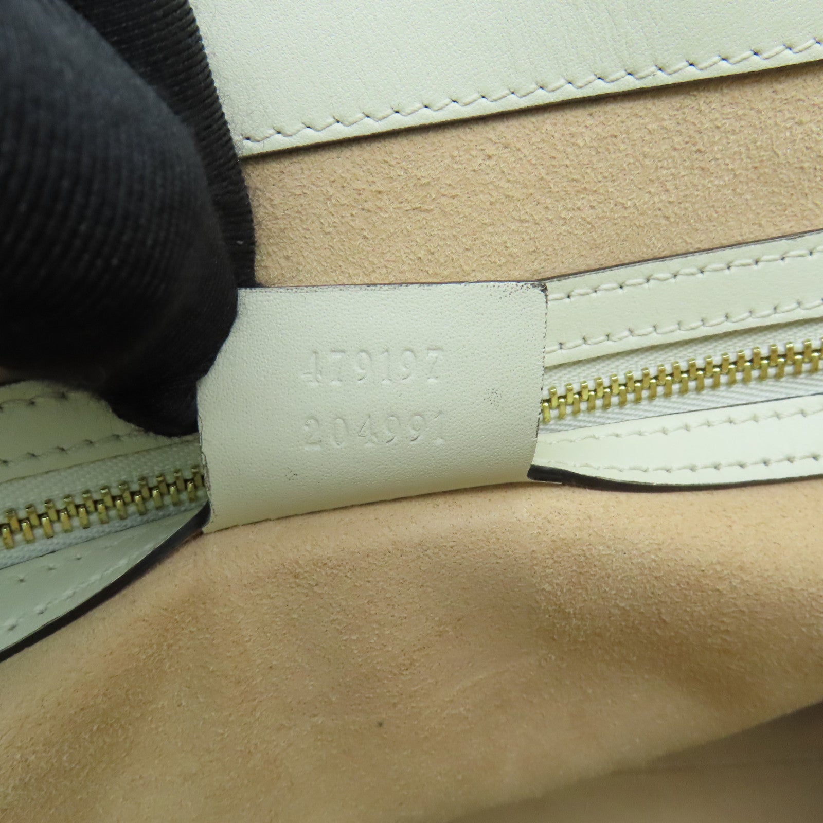 GUCCI 塗層帆布Padlock Medium Chain Shoulder Bag金扣鏈帶肩背袋棕色/白色