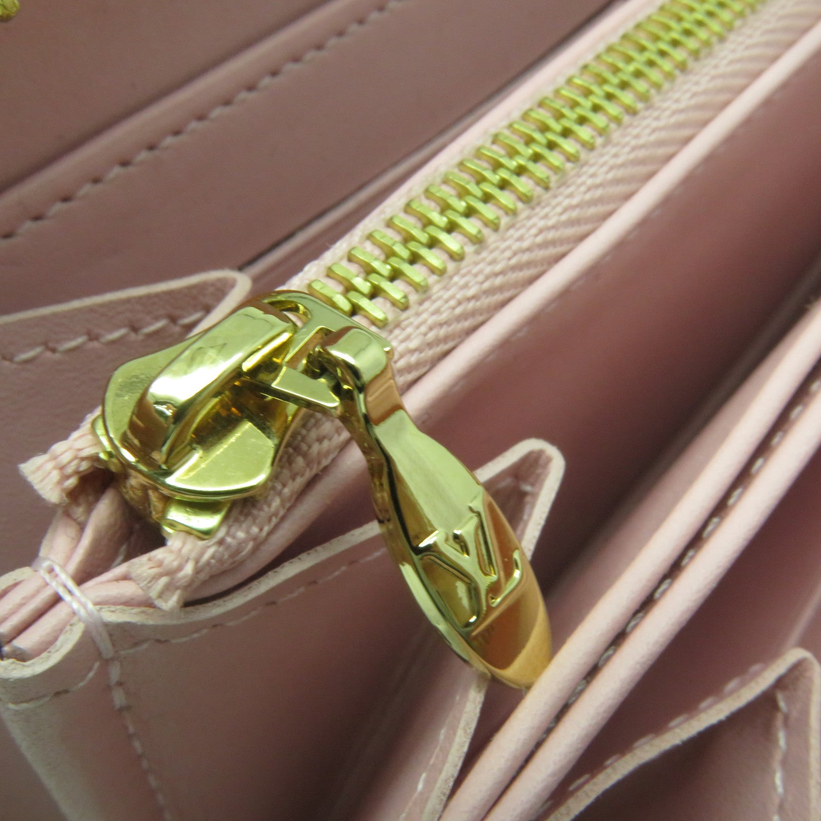 LOUIS VUITTON Mono-Vernis Zipper Long Wallet金扣拉链长钱包粉红色
