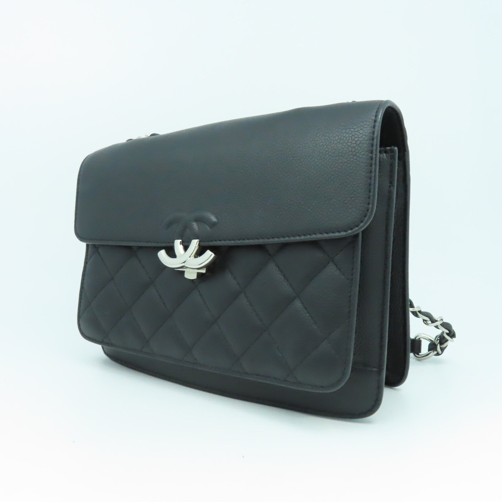 CHANEL 菱格Caviar皮革Chain Shoulder銀扣鏈帶肩背袋黑色