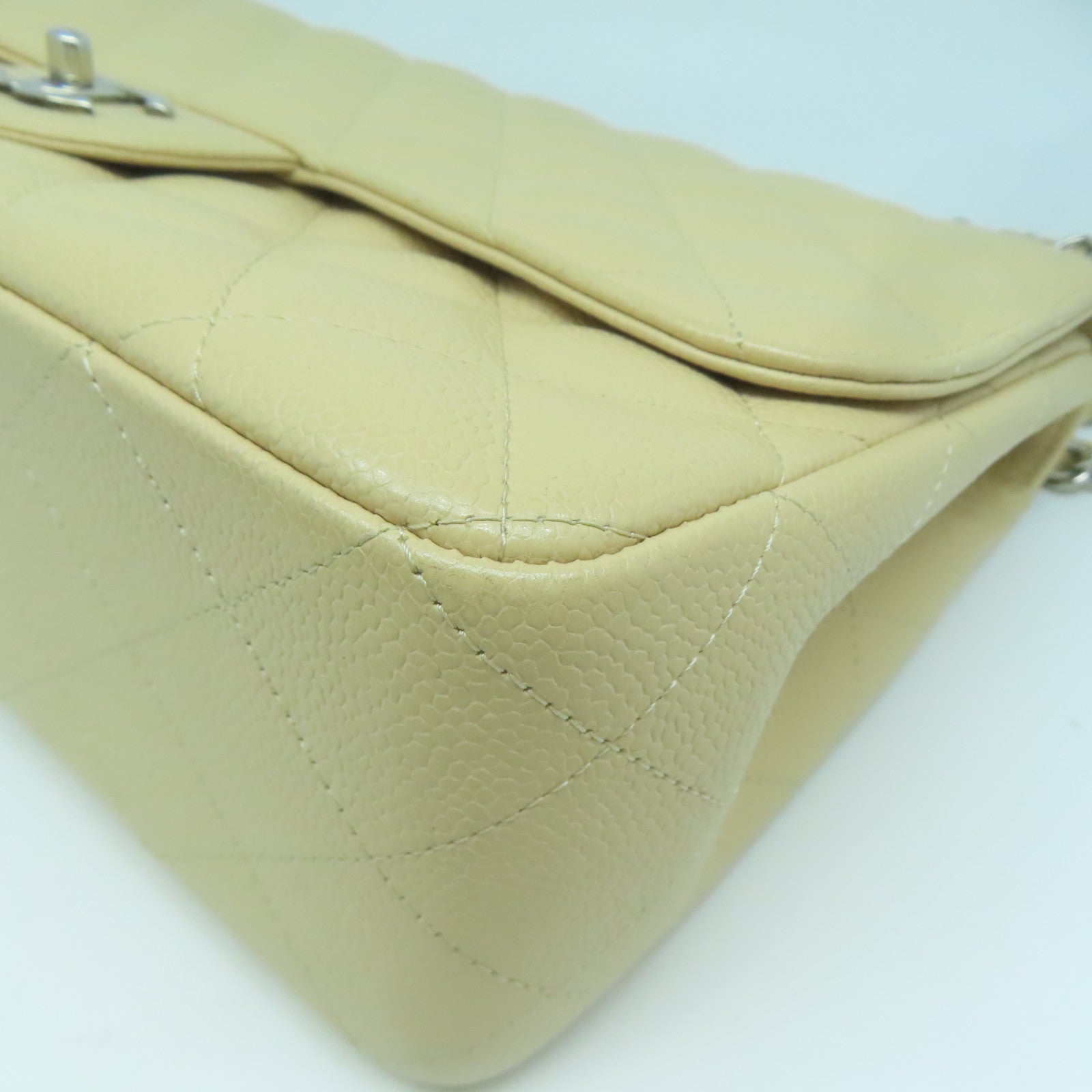 CHANEL 菱格Caviar皮革Chain Shoulder金扣鏈帶肩背袋米色