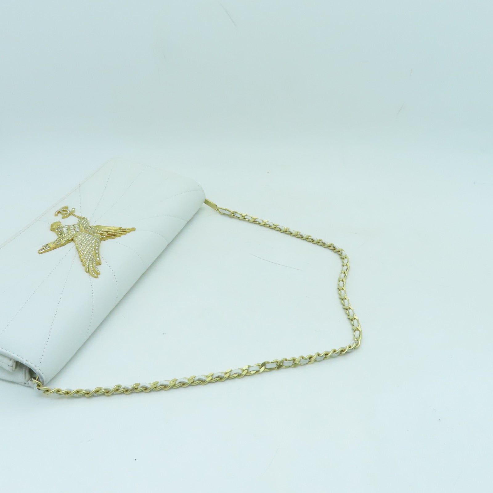 CHANEL 牛皮皮革Chain Shoulder金扣鏈帶肩背袋白色